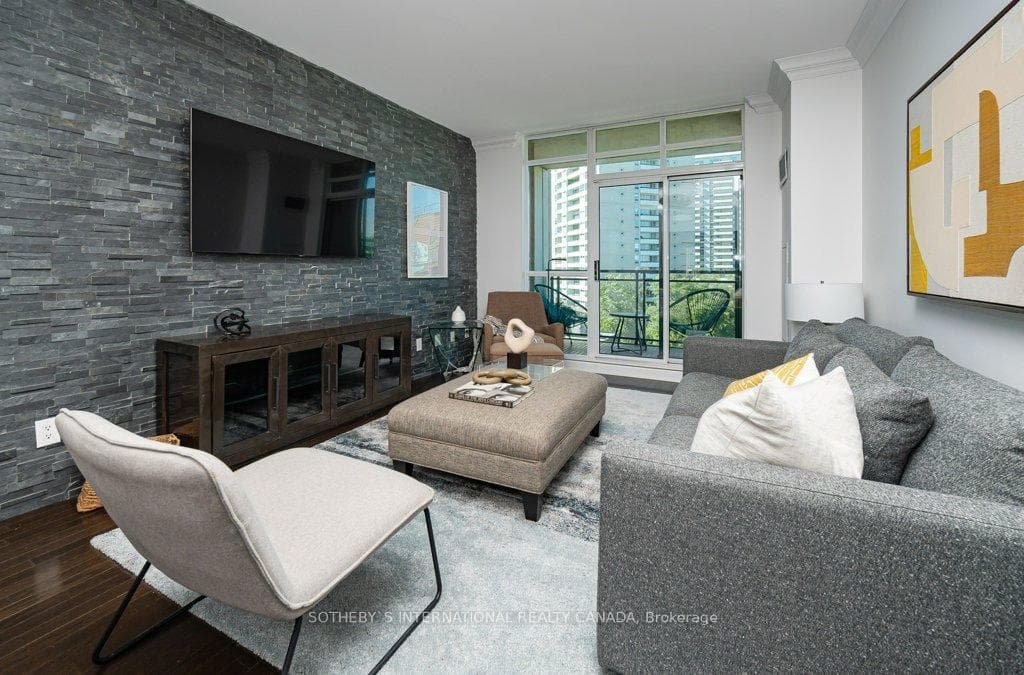 319 Merton Street Unit 716 photo 9