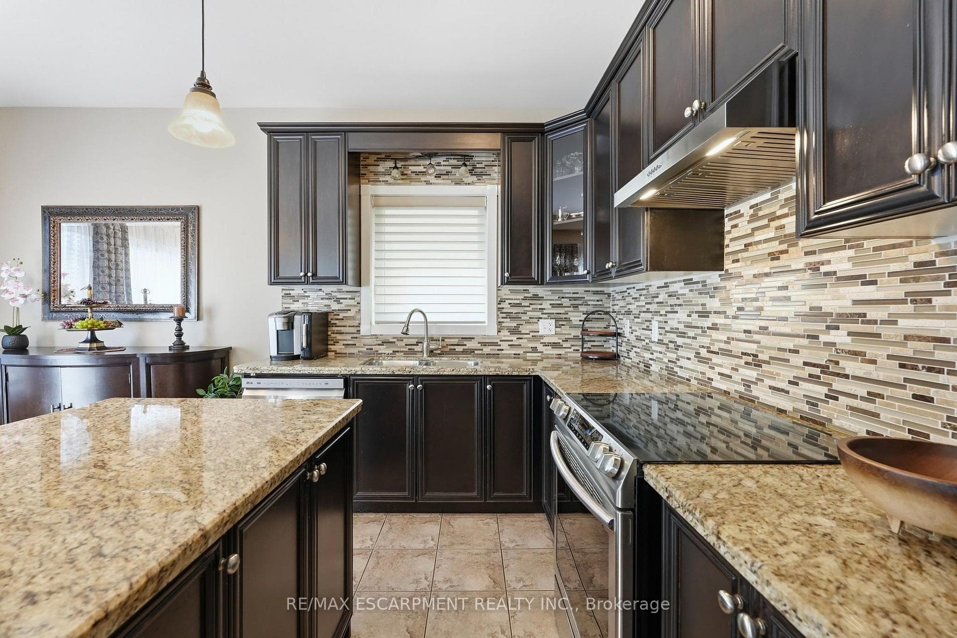 1332 Baseline Road photo 11