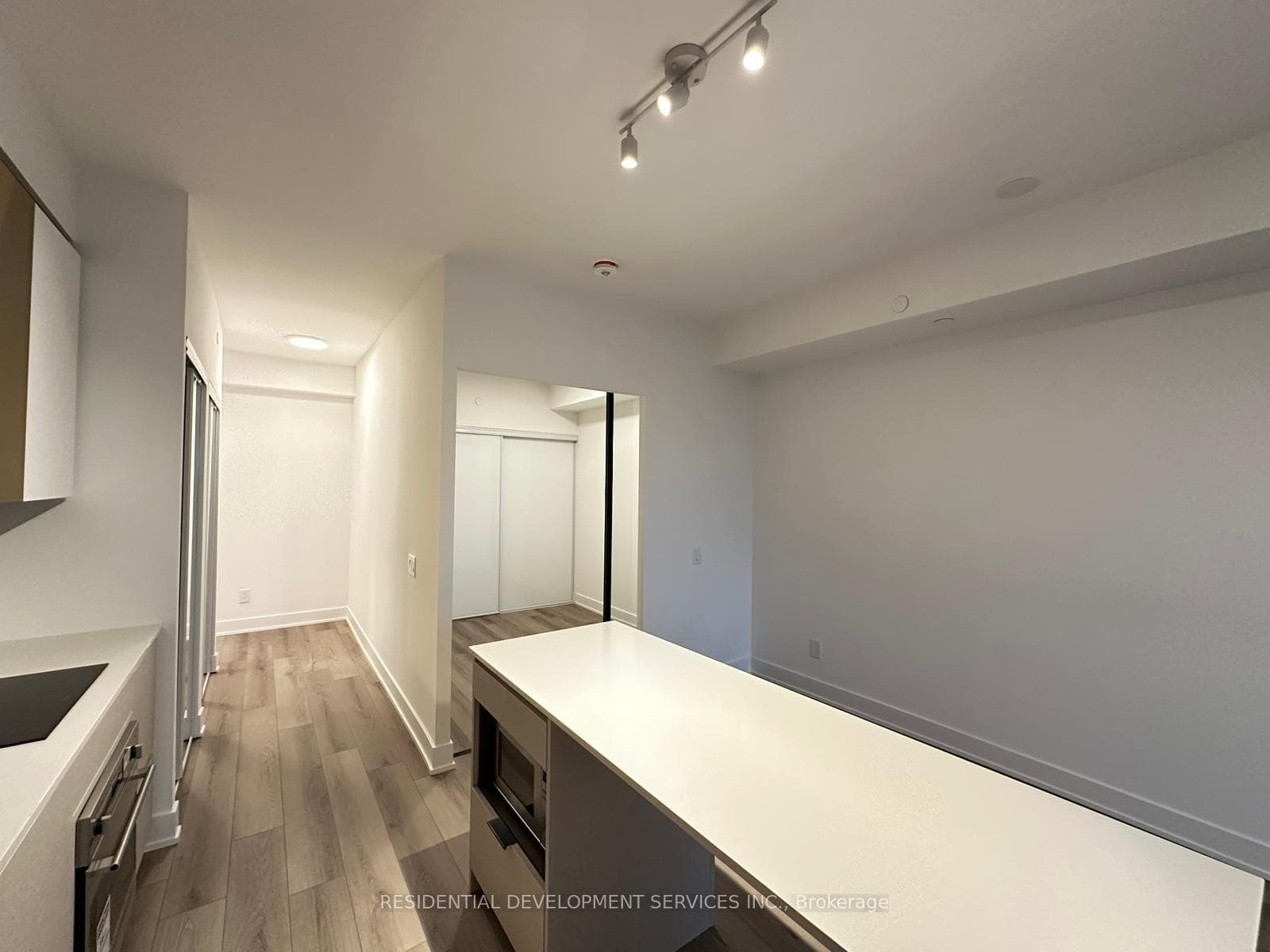 1285 Queen Street Unit 311 photo 5