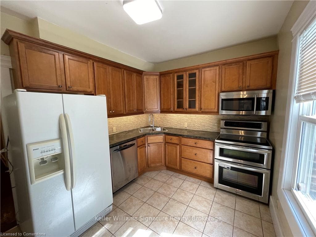 93 Sussex Street photo 5