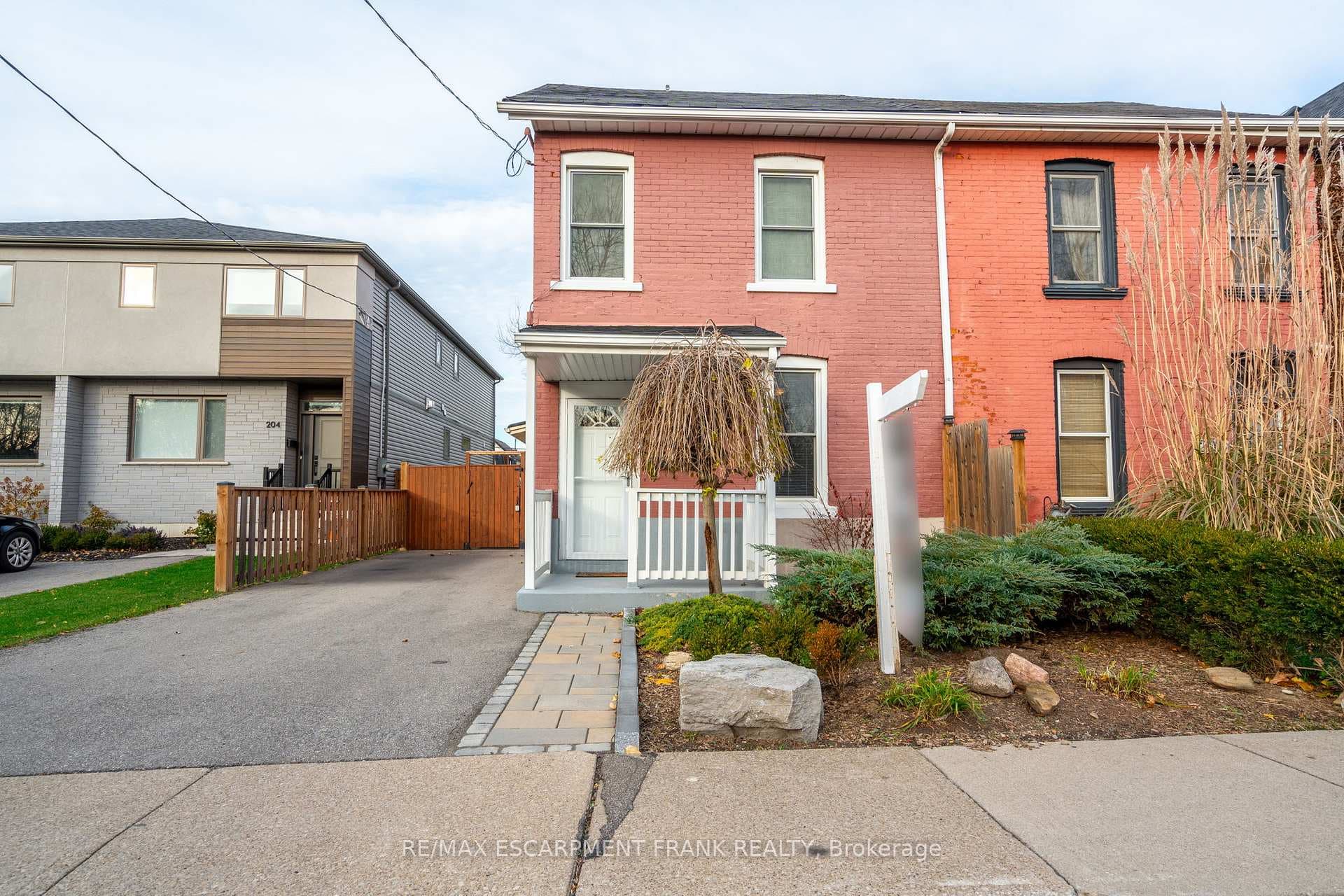 202 CANADA Street photo 3