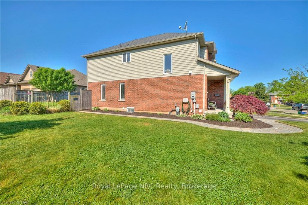 8 Teeter Place photo 26