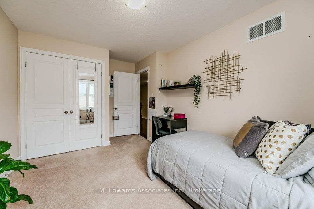 24 Forest Valley Crescent photo 24
