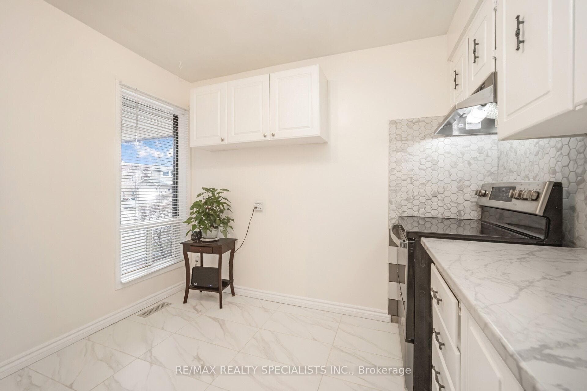 70 Primrose Crescent photo 18