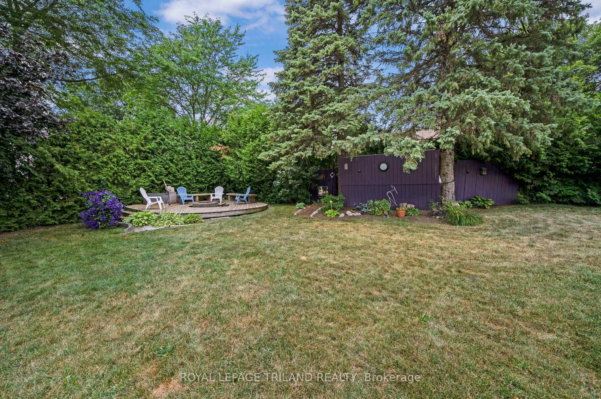 73 GENEVIVE Place photo 40