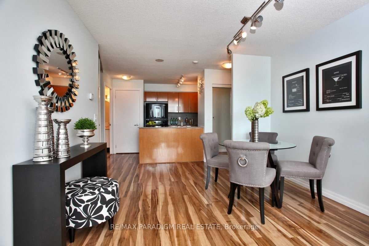 16 Yonge Street Unit 1106 photo 7