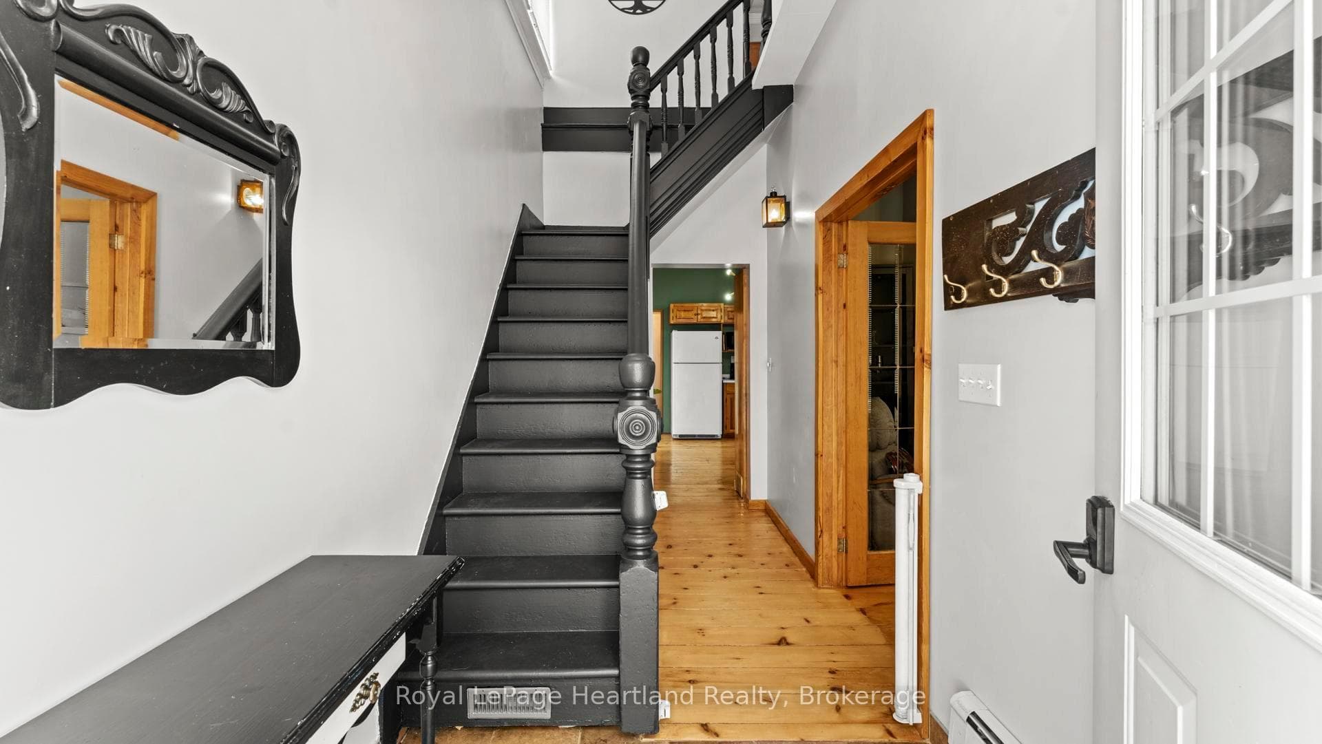 162 Wellington Street photo 33