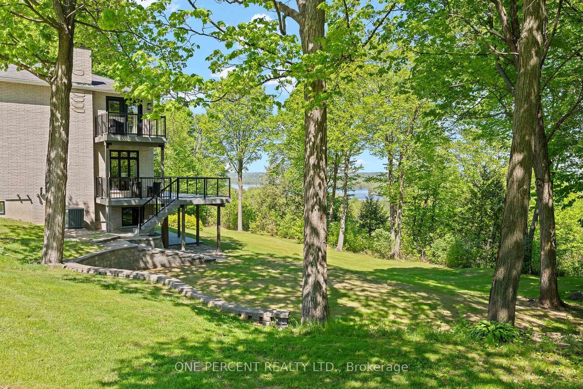 975 Fieldown Street photo 46