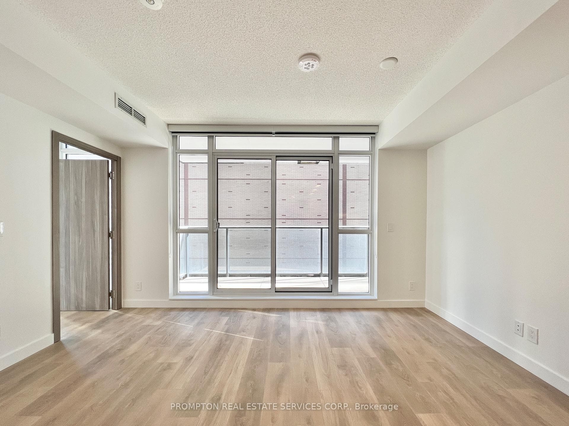 38 Widmer Street Unit 701 photo 4