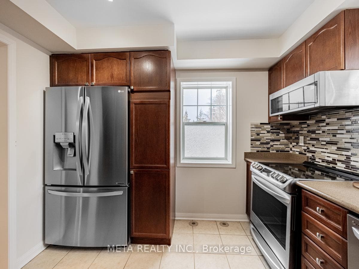 Windows & Pantry