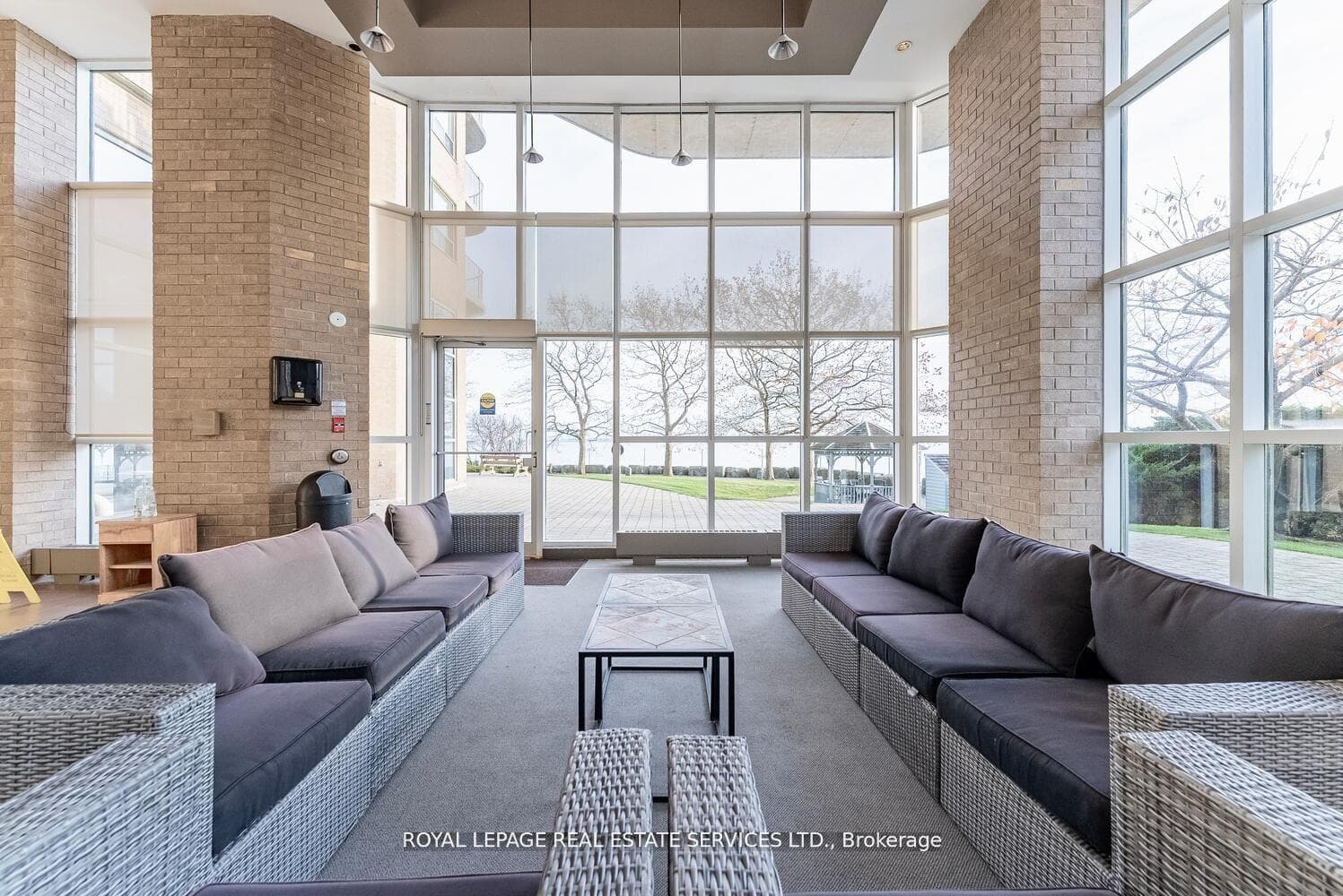 2190 Lakeshore Road Unit 301 photo 36