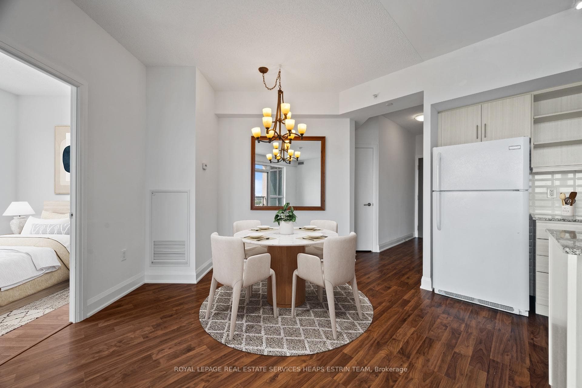 160 Vanderhoof Avenue Unit 913 photo 12
