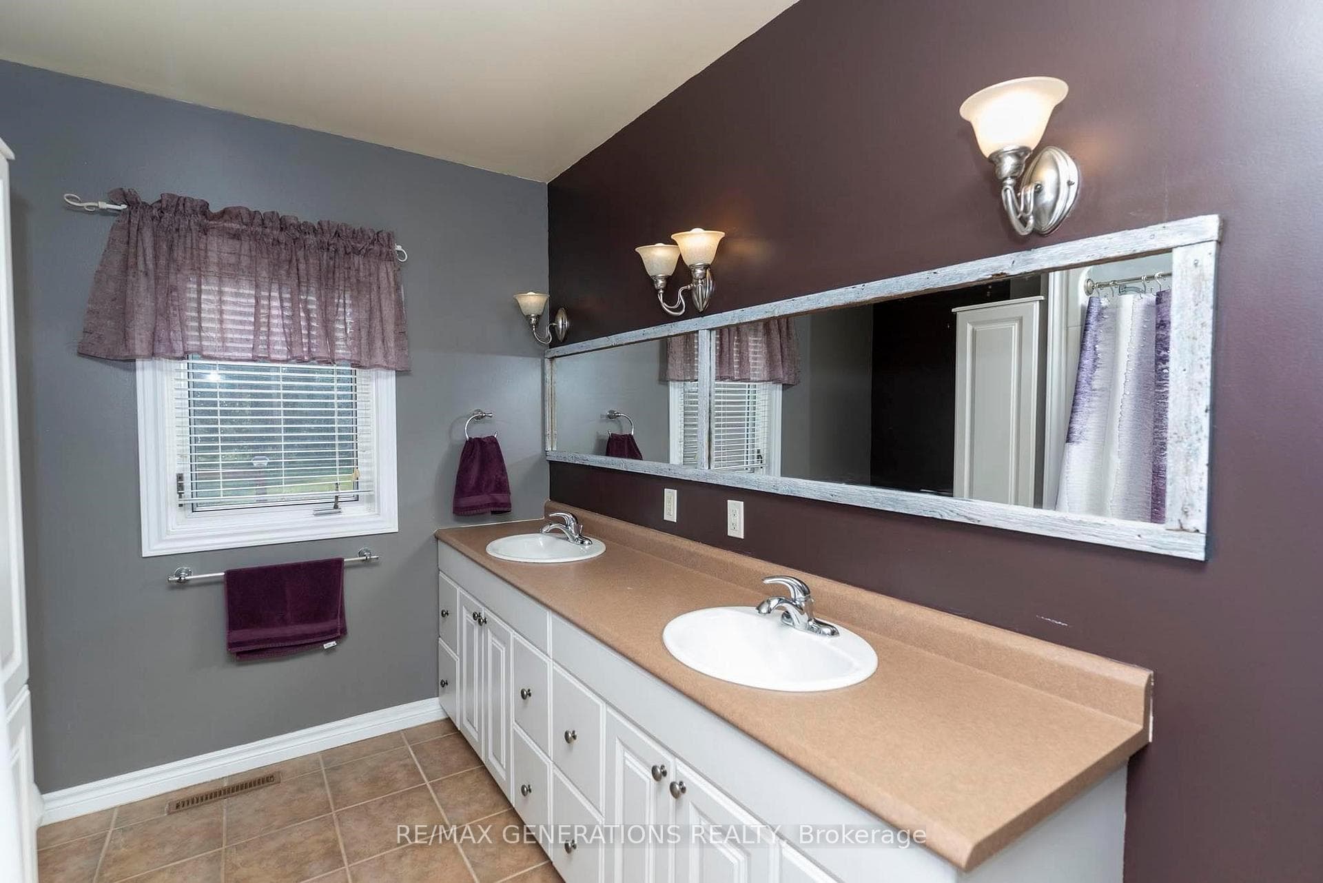 2050 Almira Avenue photo 13