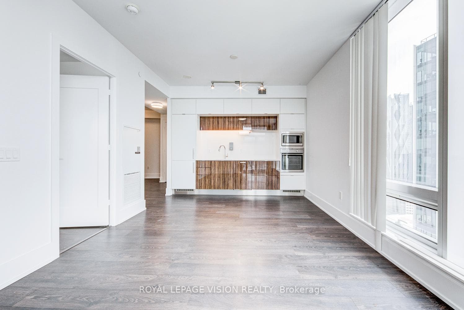 10 York Street Unit 3905 photo 17