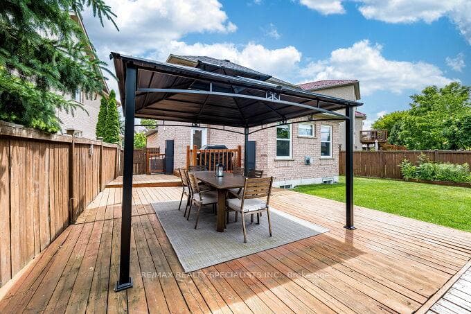 7389 Banffshire Court photo 41