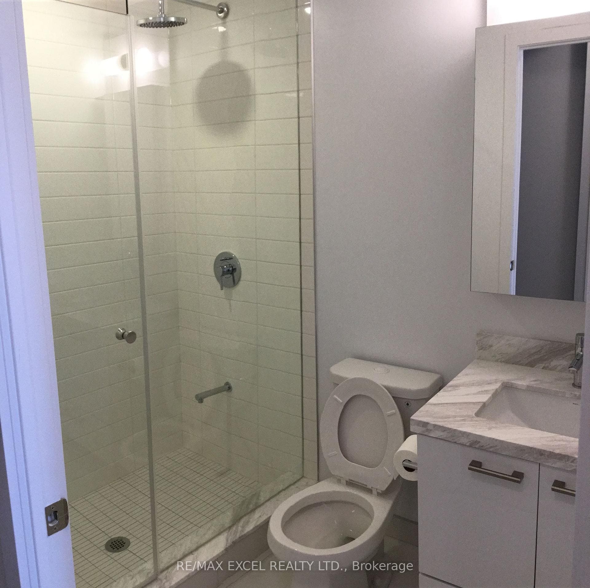 2221 Yonge Street Unit 1502 photo 11