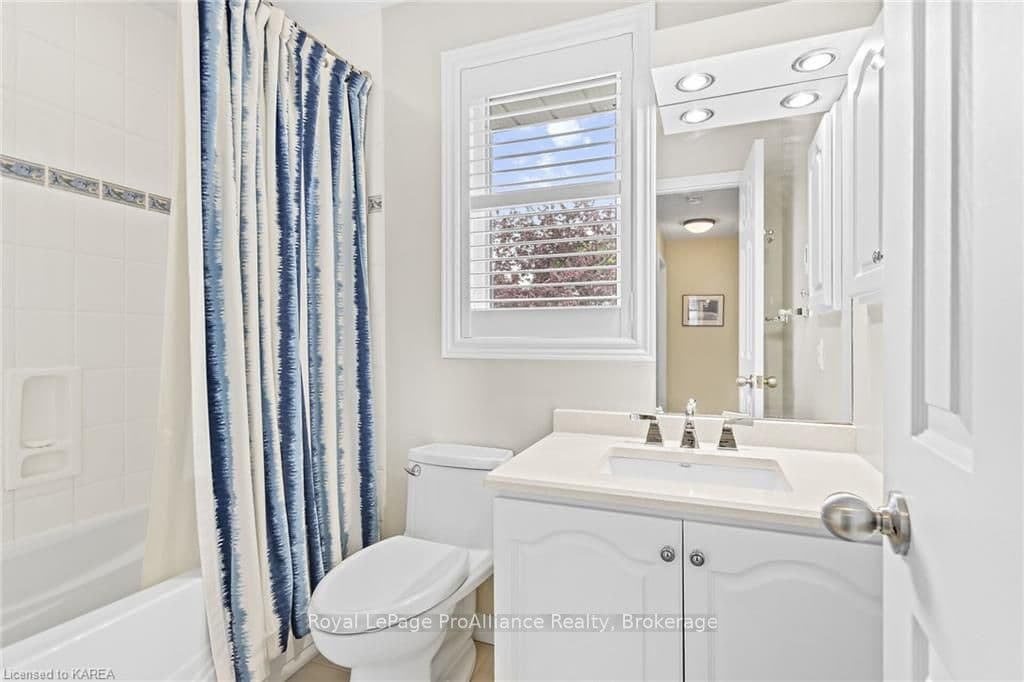 852 LYNWOOD Drive photo 28