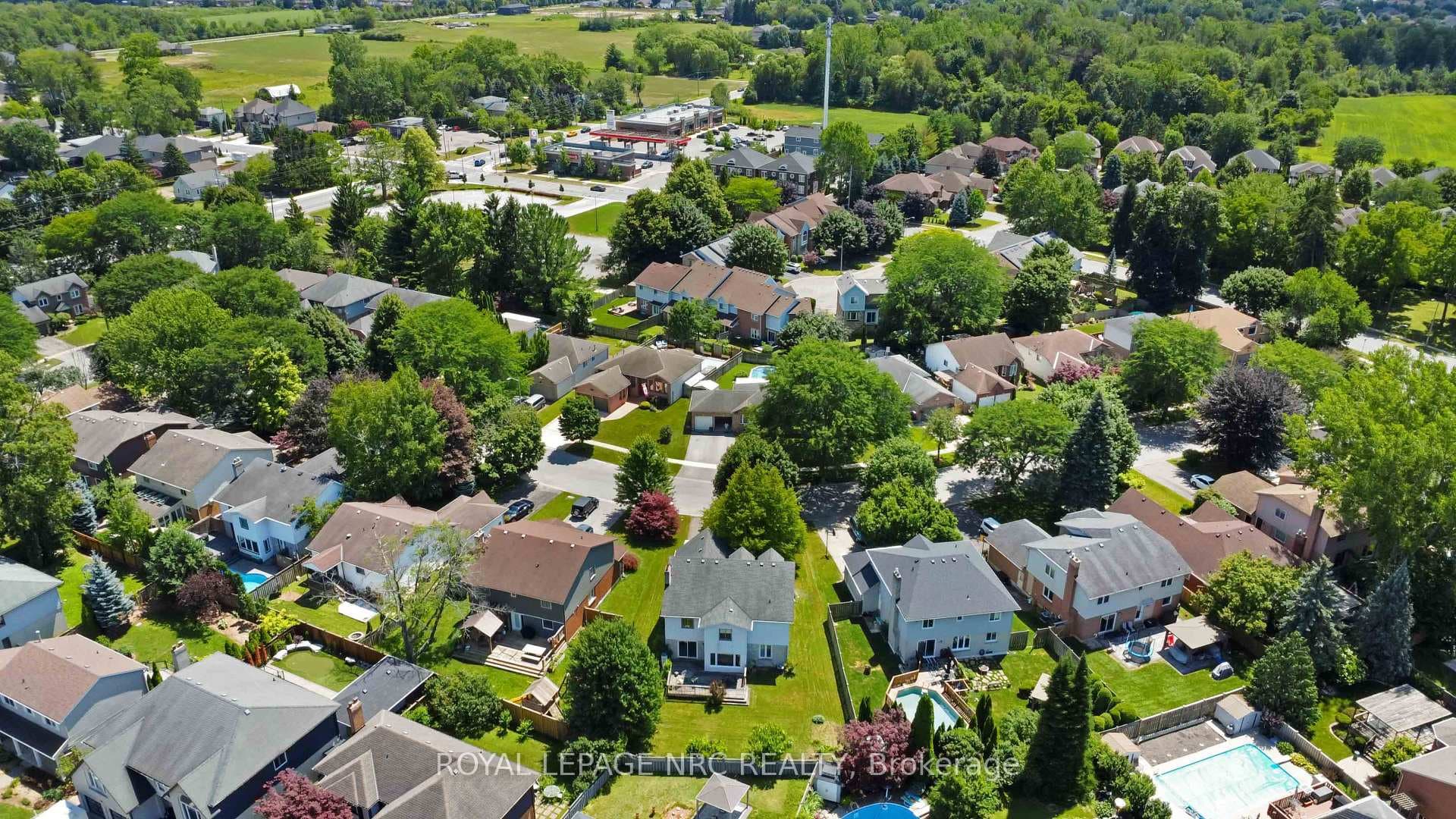 23 Woodside Square photo 43