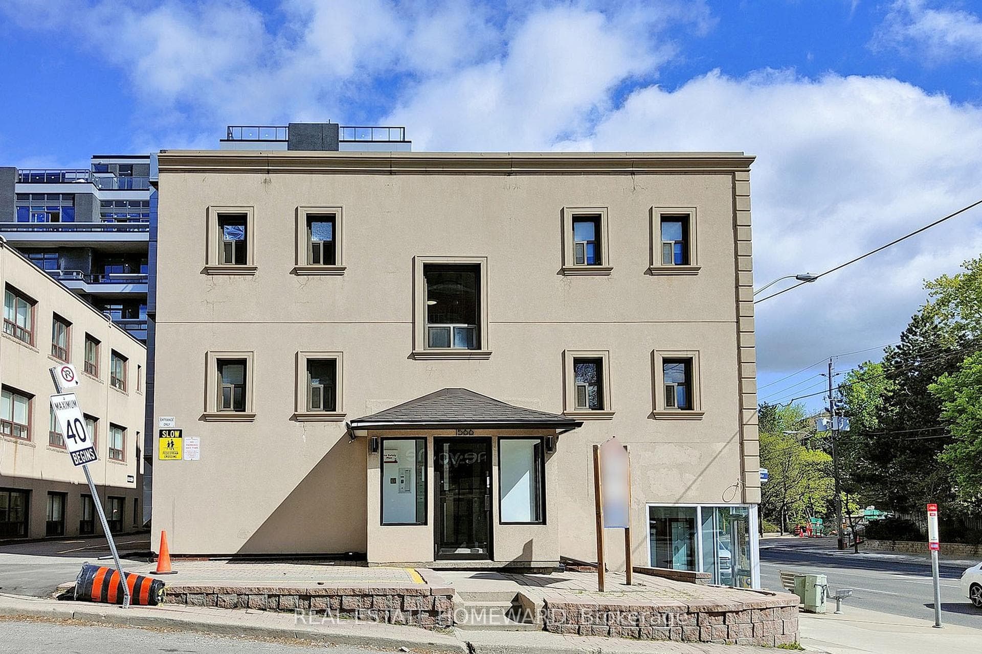 1566 Avenue Road Unit 201 photo 8