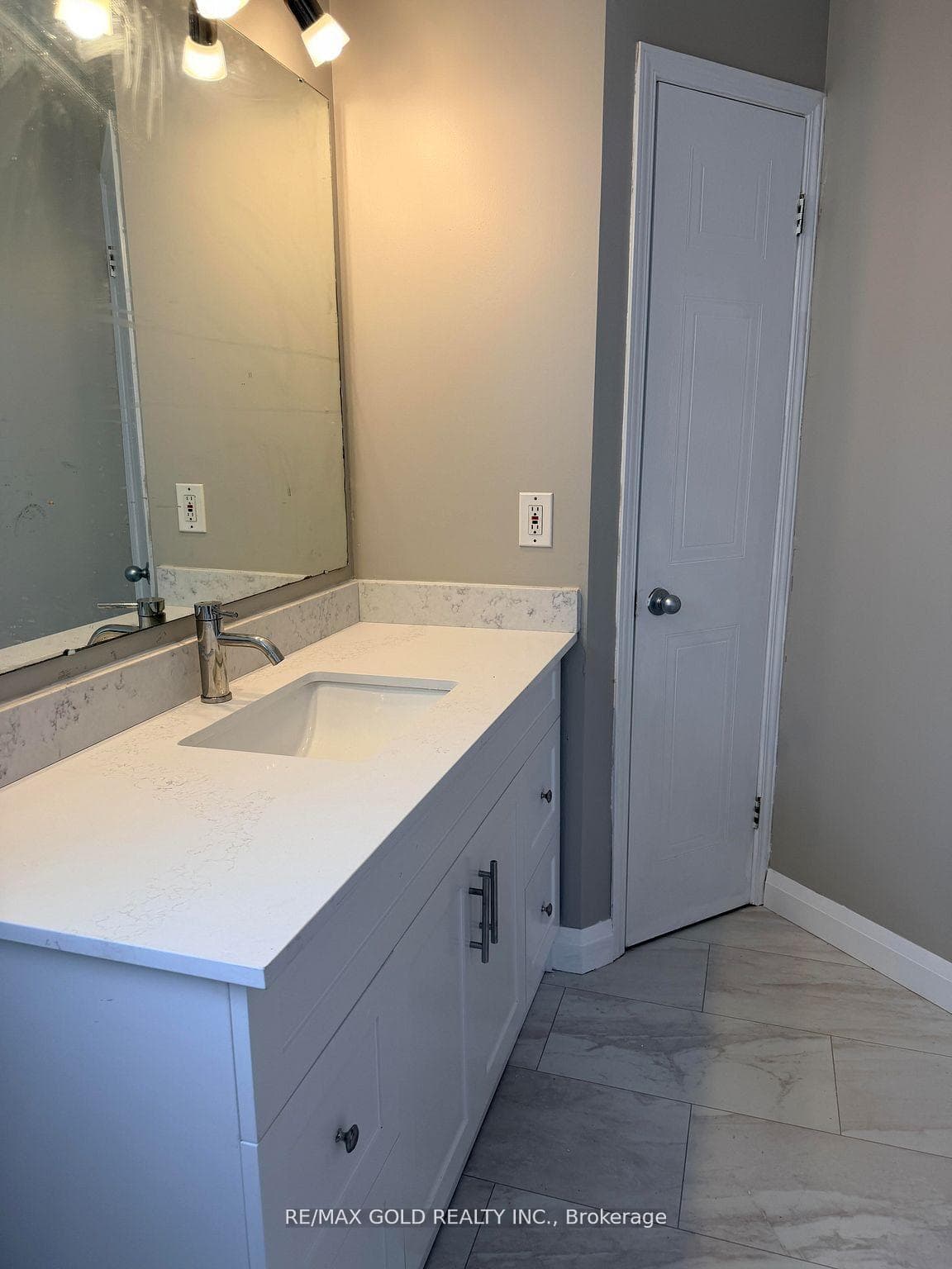 222 Fleming Drive photo 13