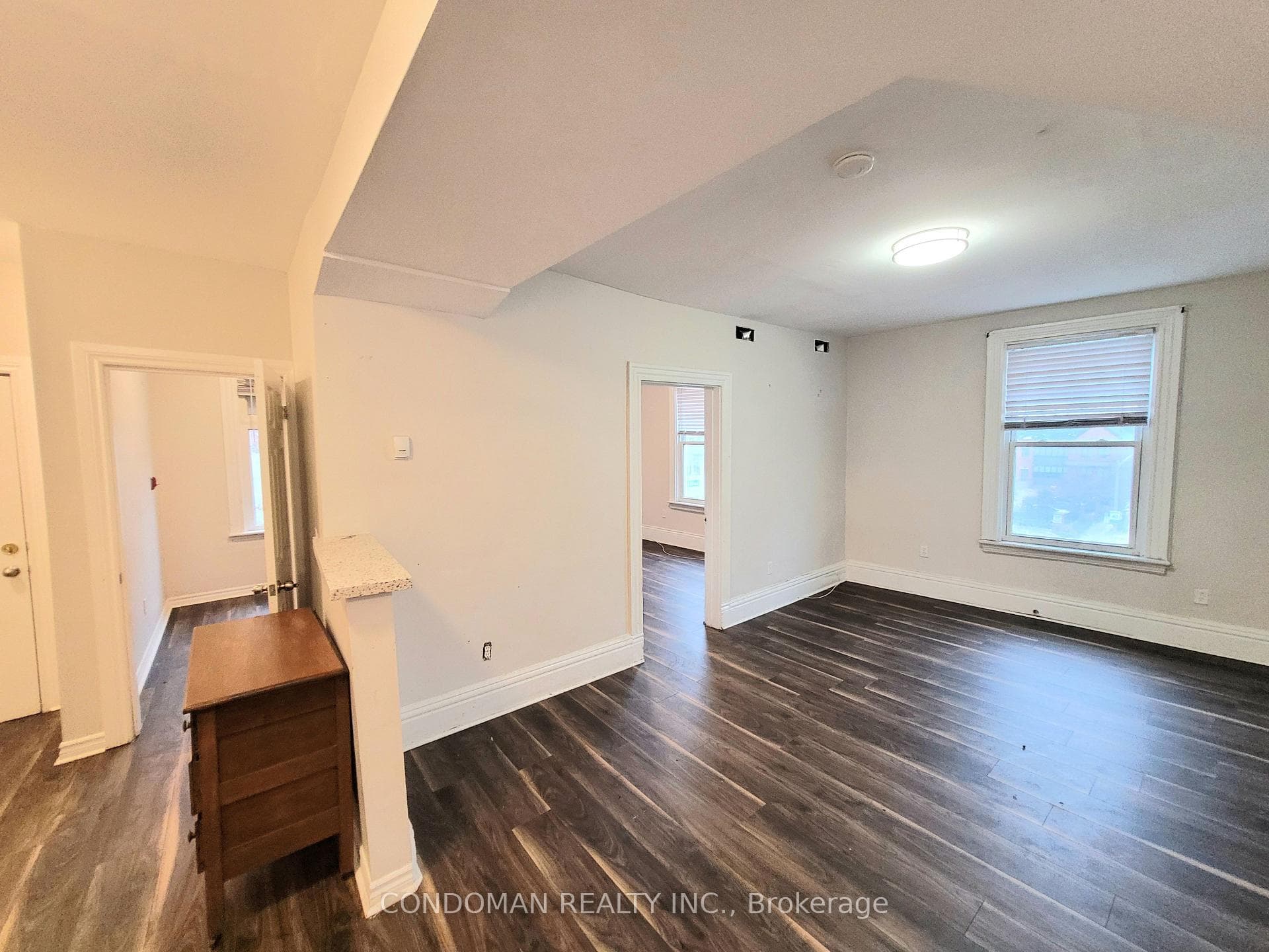 139 1/2 John Street Unit 6 photo 3