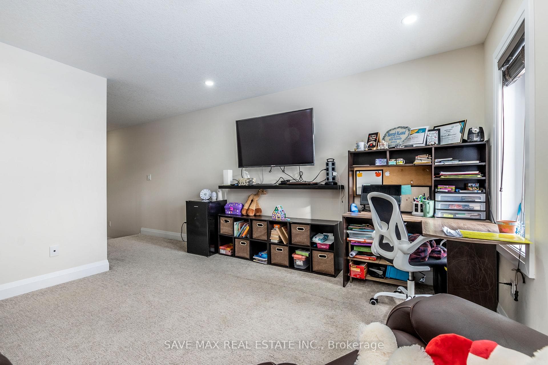 584 Mayapple Street photo 16