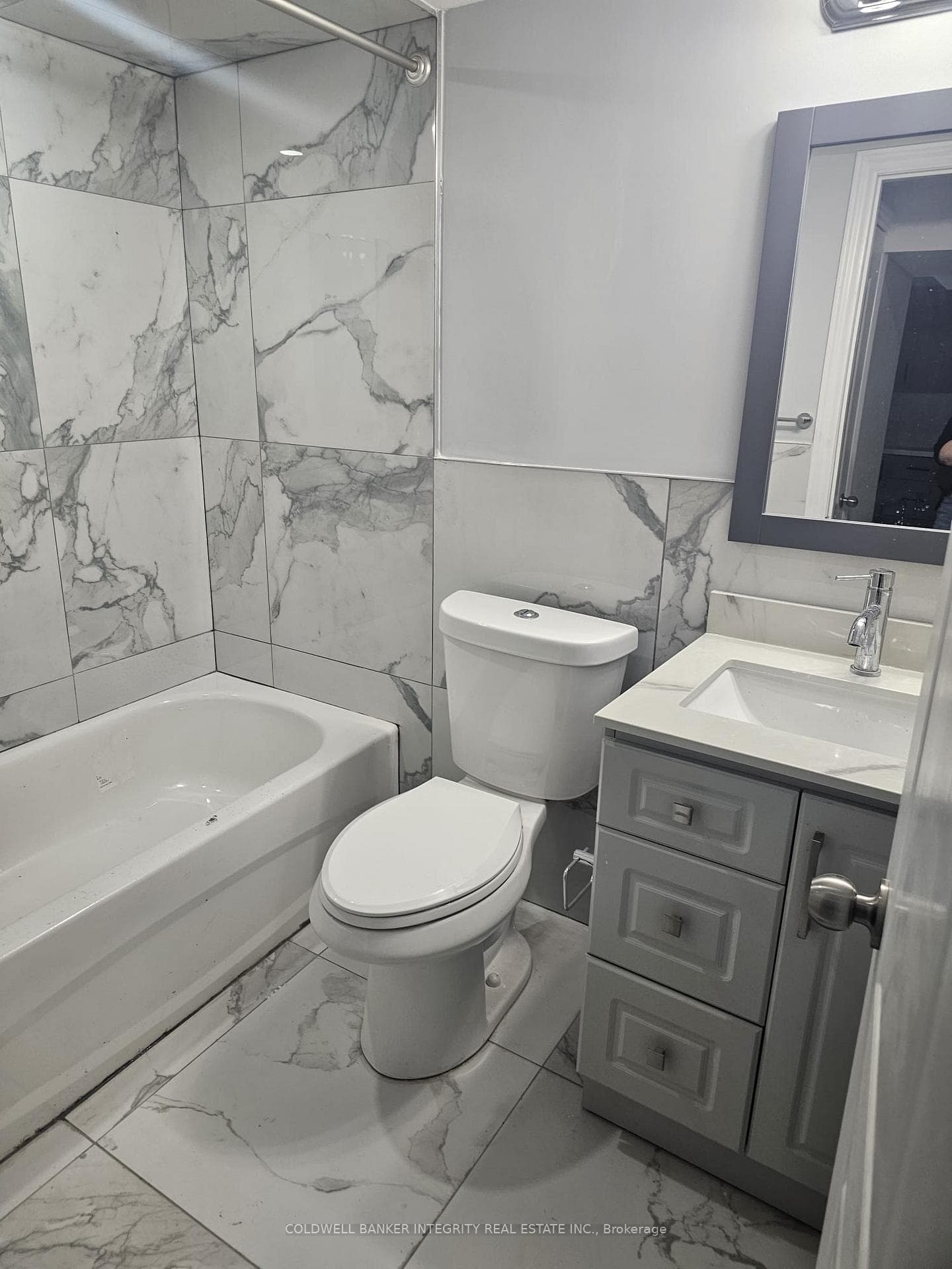 83 Porterfield Road photo 4