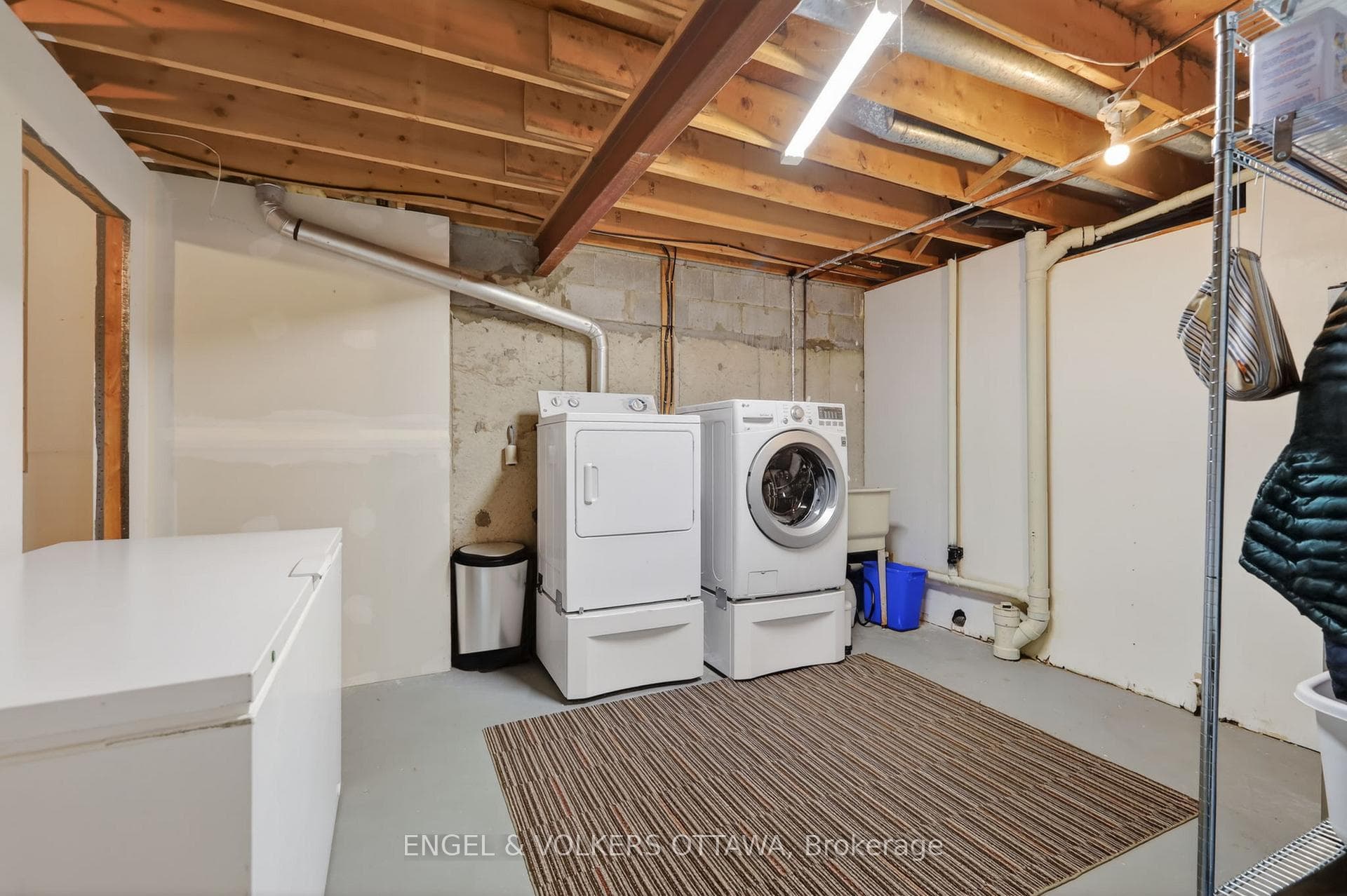 164 McClintock Way Unit 6 photo 38