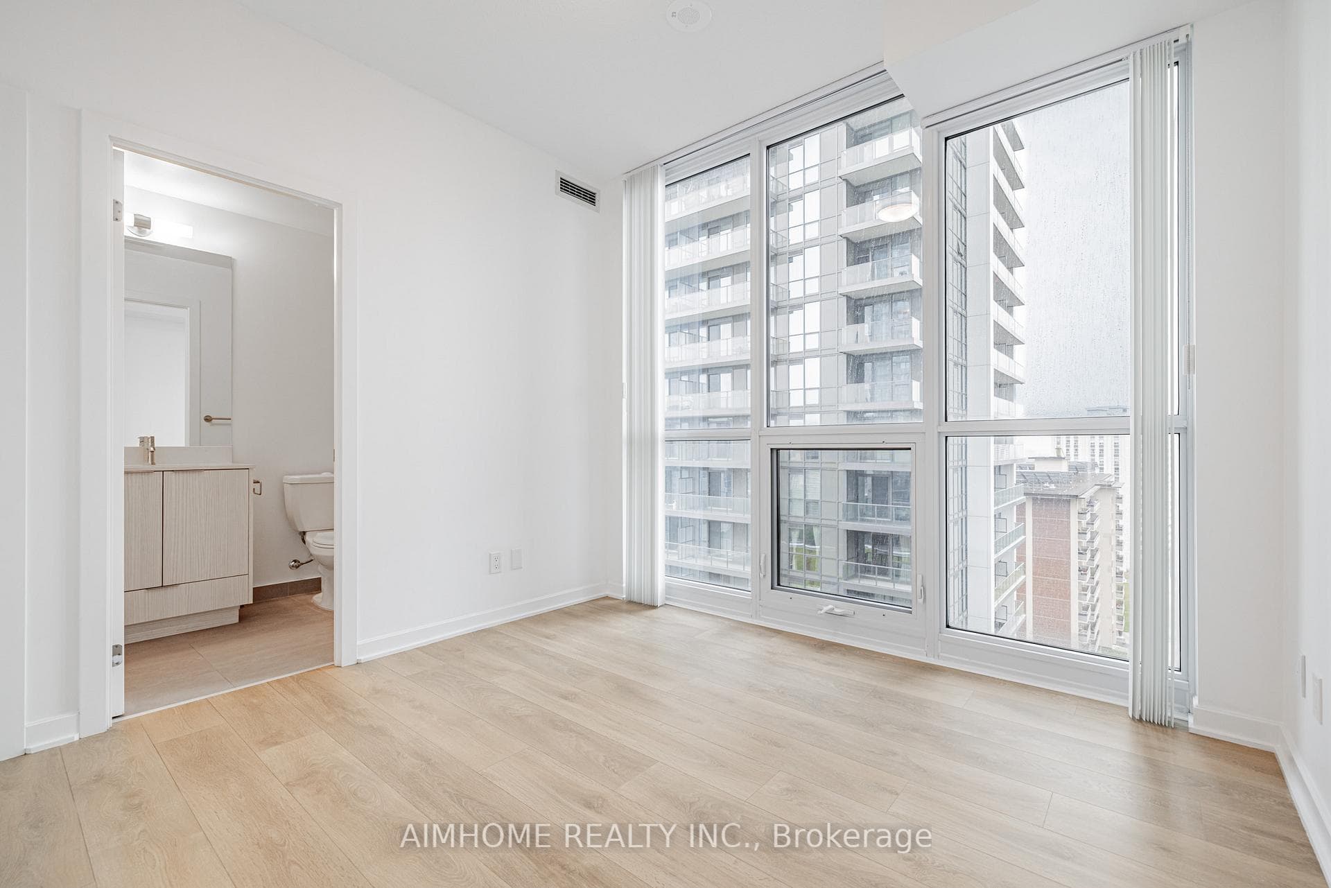 38 Forest Manor Road Unit 1104 photo 10