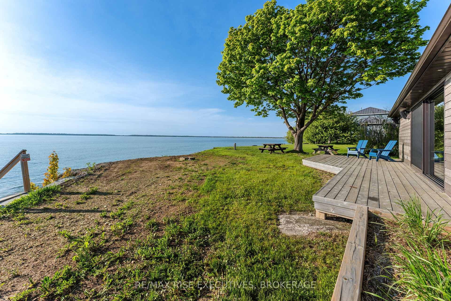 682 Salmon Point Road photo 15