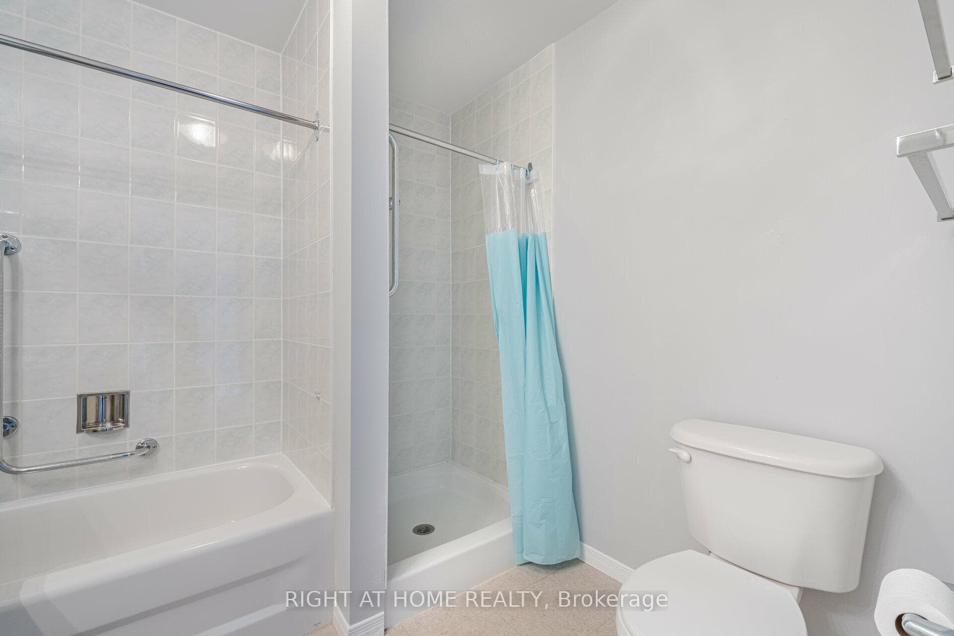 1387 Bayview Avenue Unit 306 photo 24