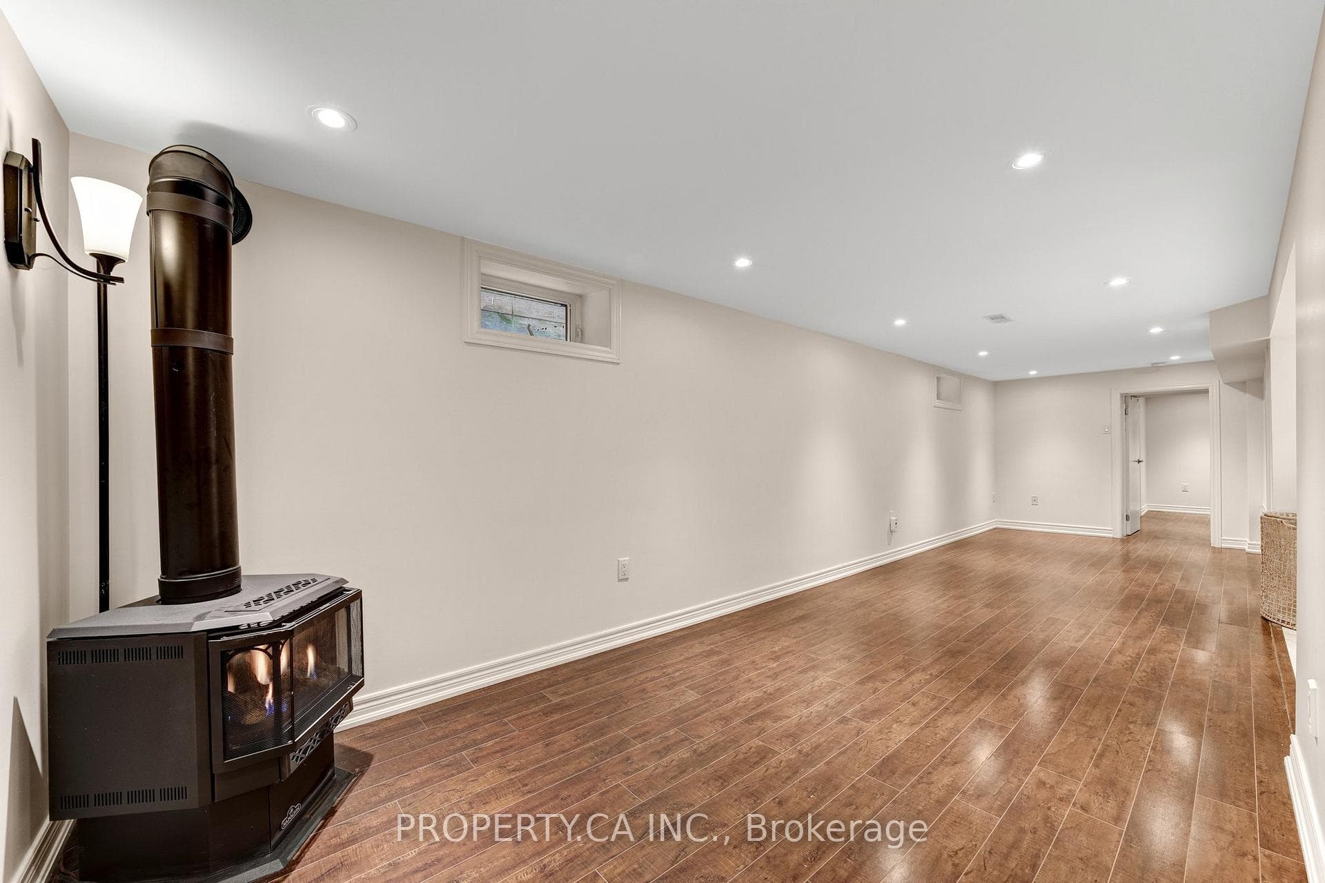 493 Winnette Avenue Unit Lower photo 11