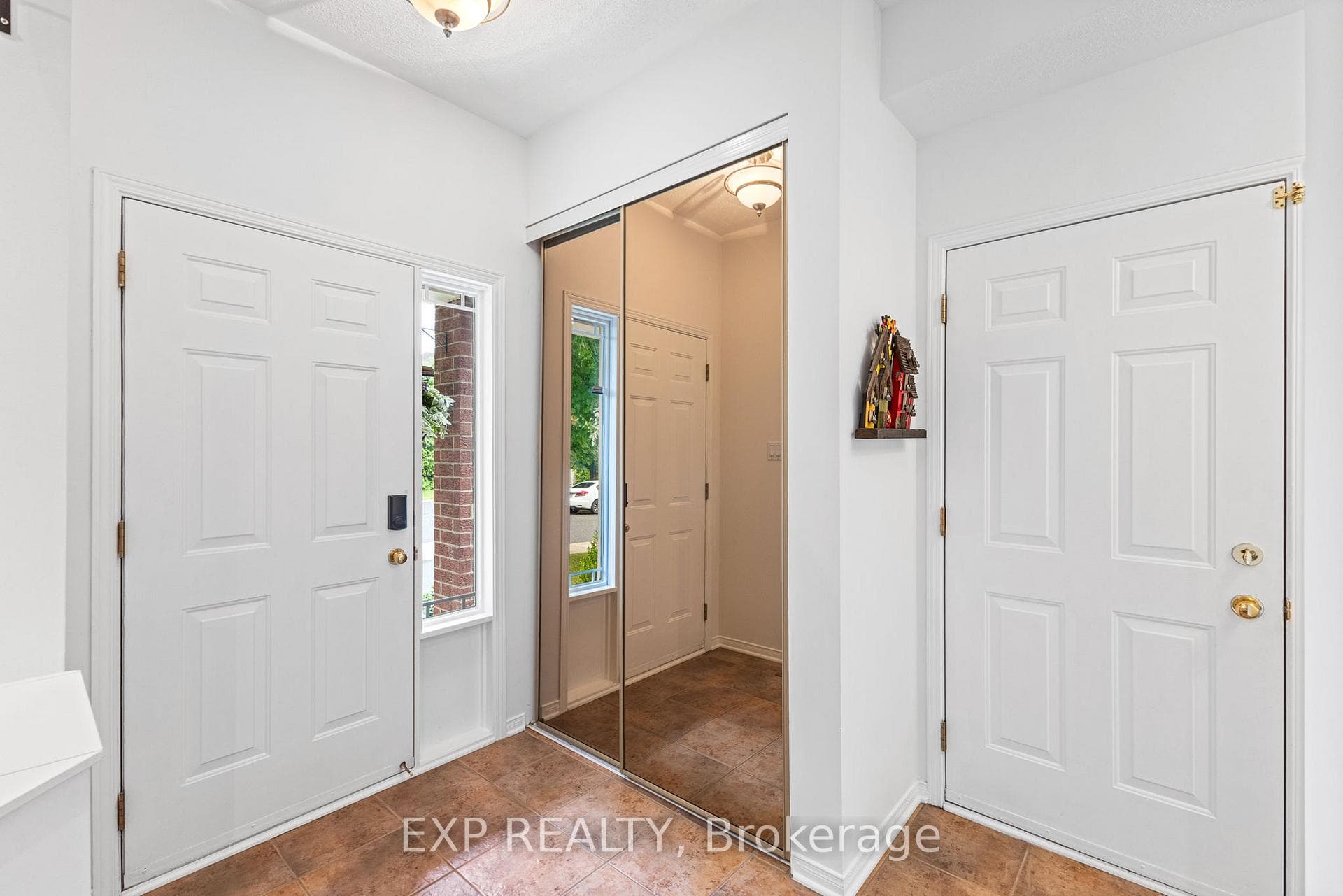 54 Huntcliff Place photo 4