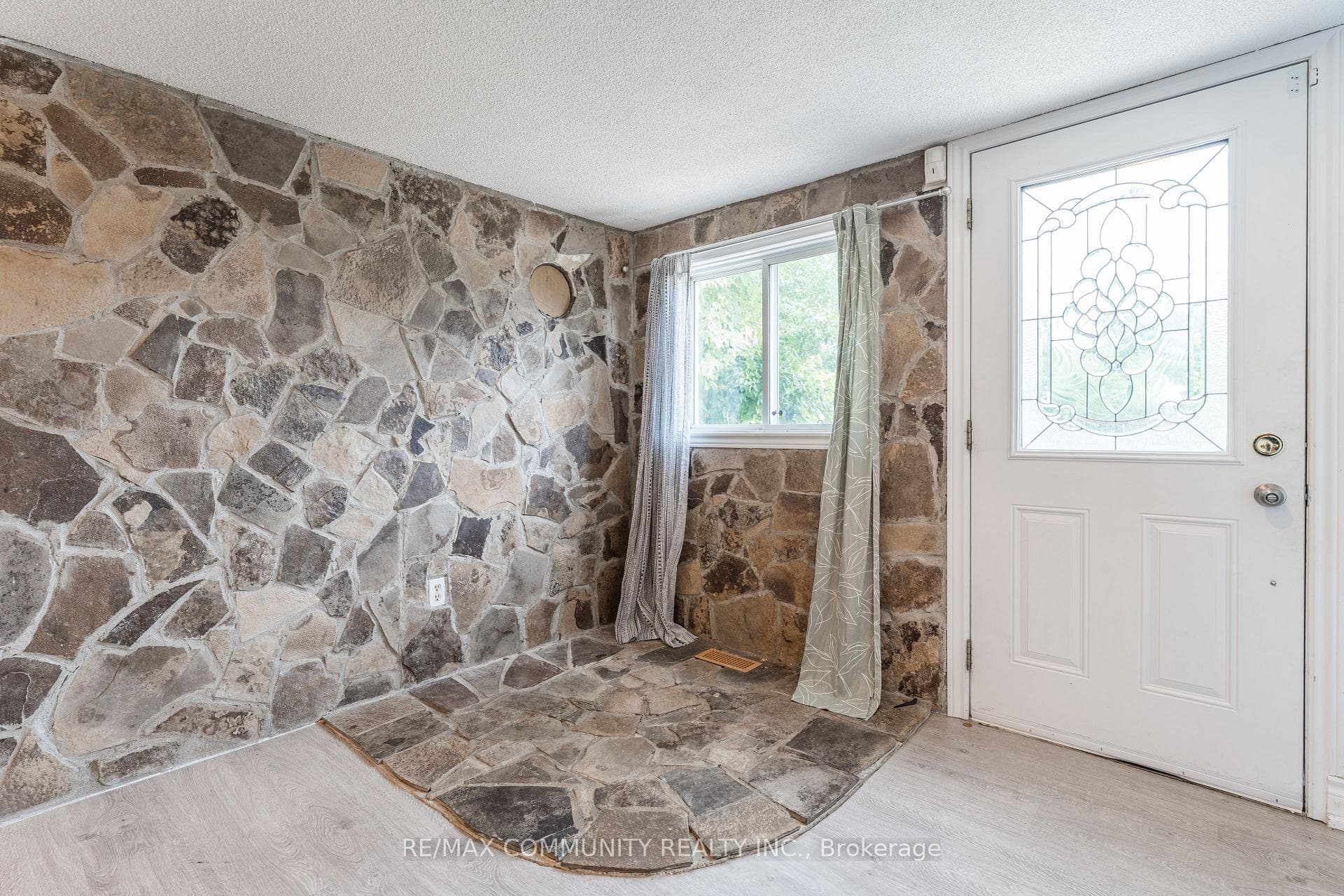 306 Kenwood Avenue photo 6