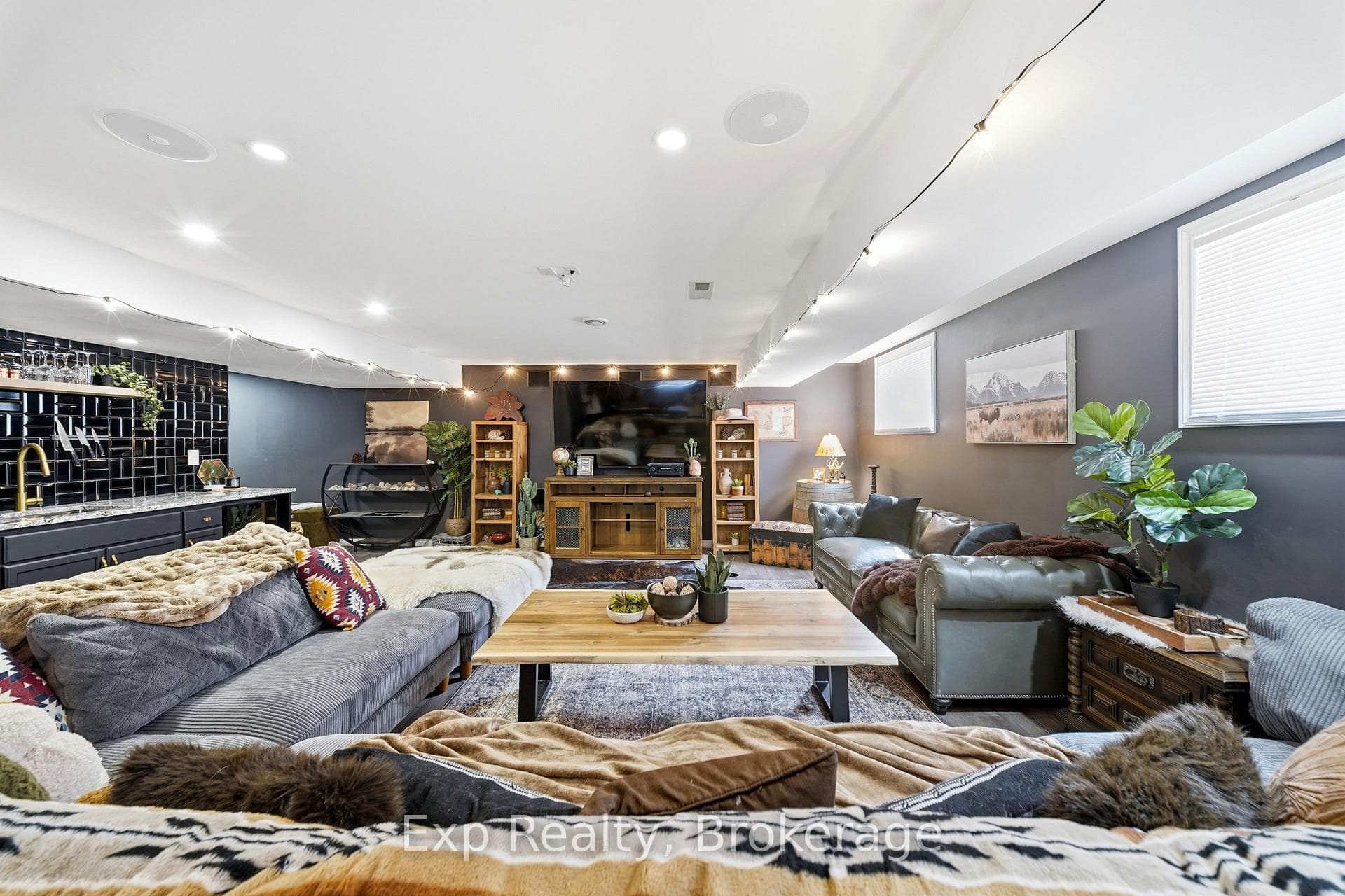 7 Tessa Boulevard photo 30