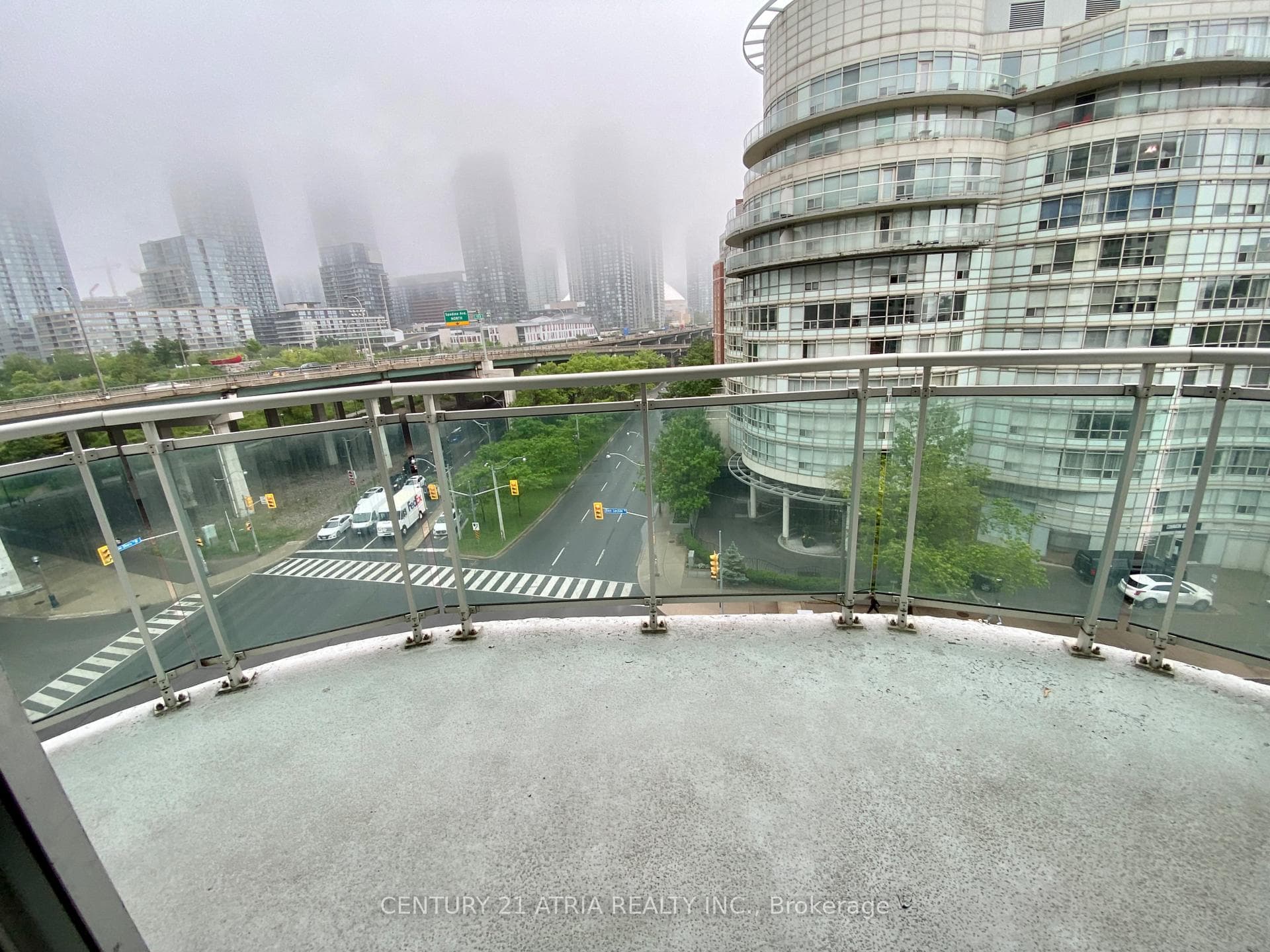 600 Queens Quay Unit 803 photo 16