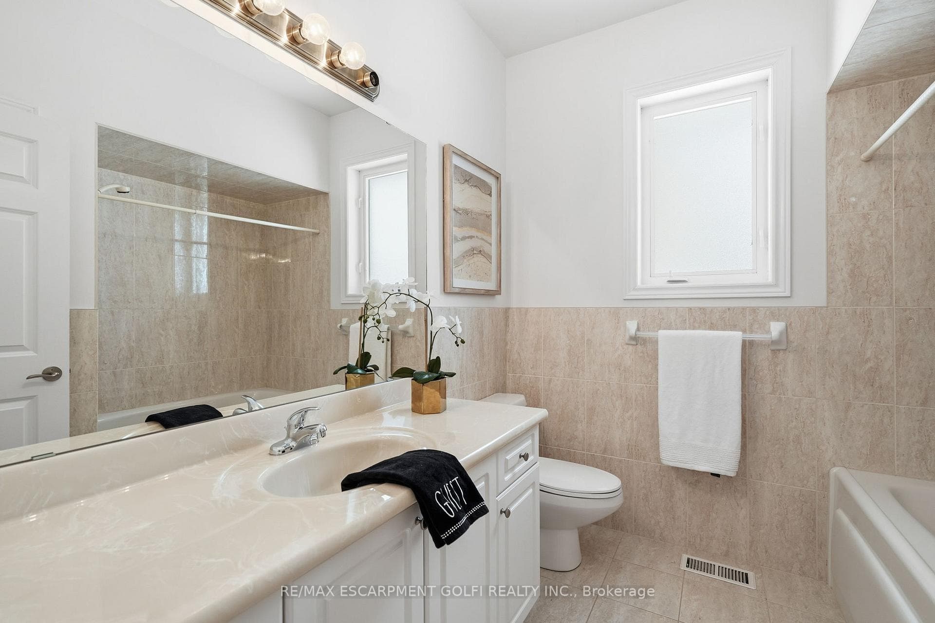 593 Rymal Road photo 20