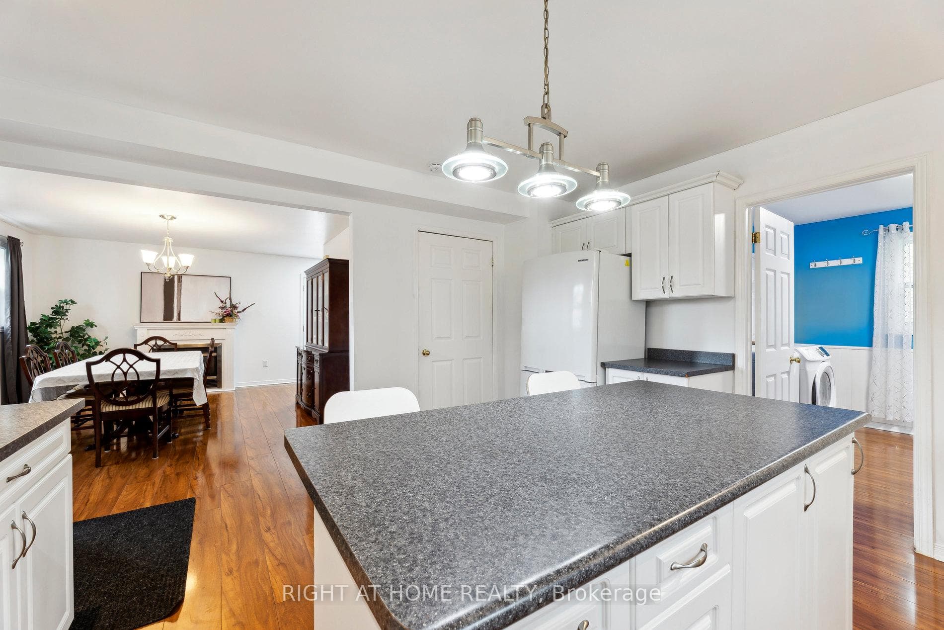 186 Dundas Street photo 16