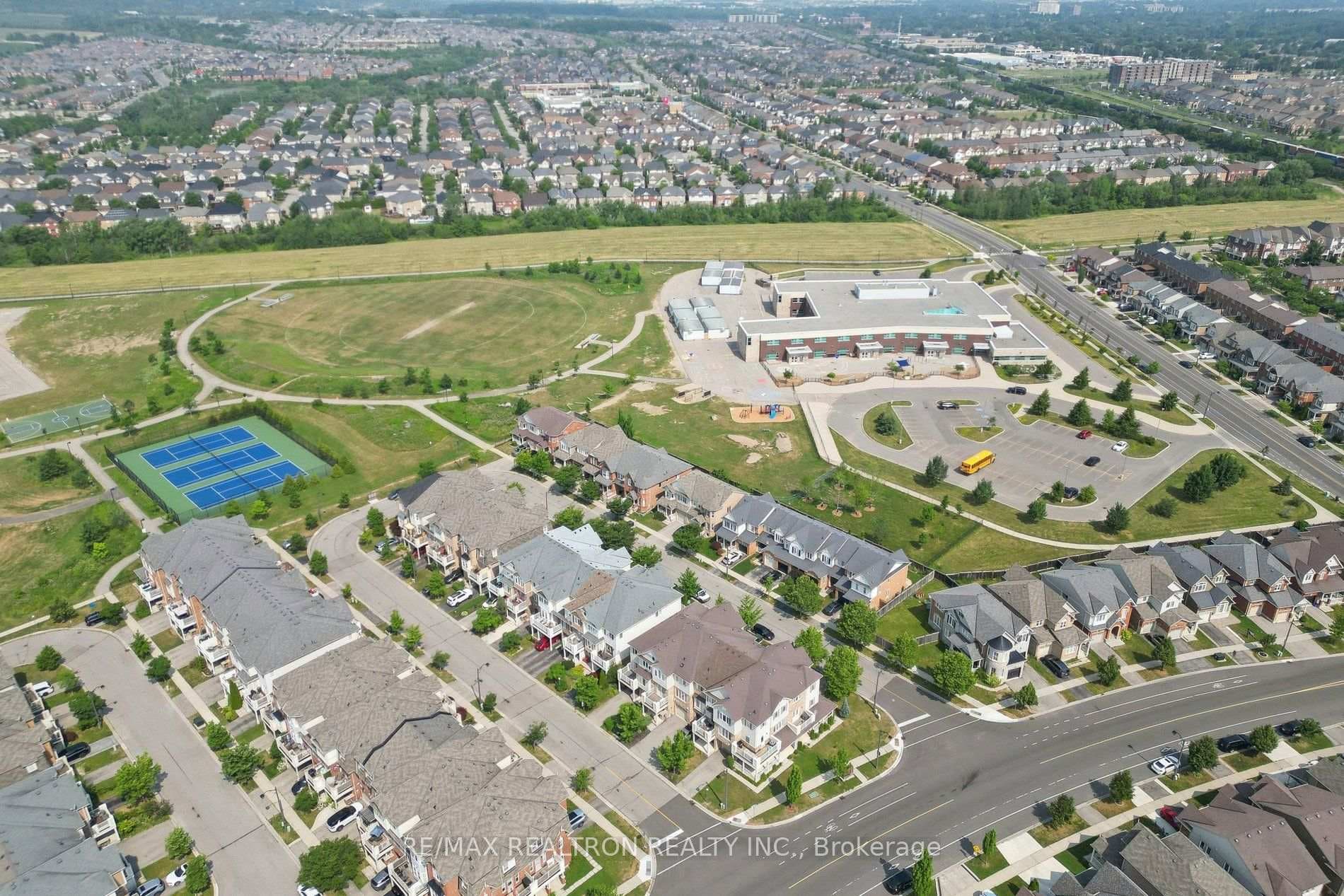 800 Fowles Court photo 47