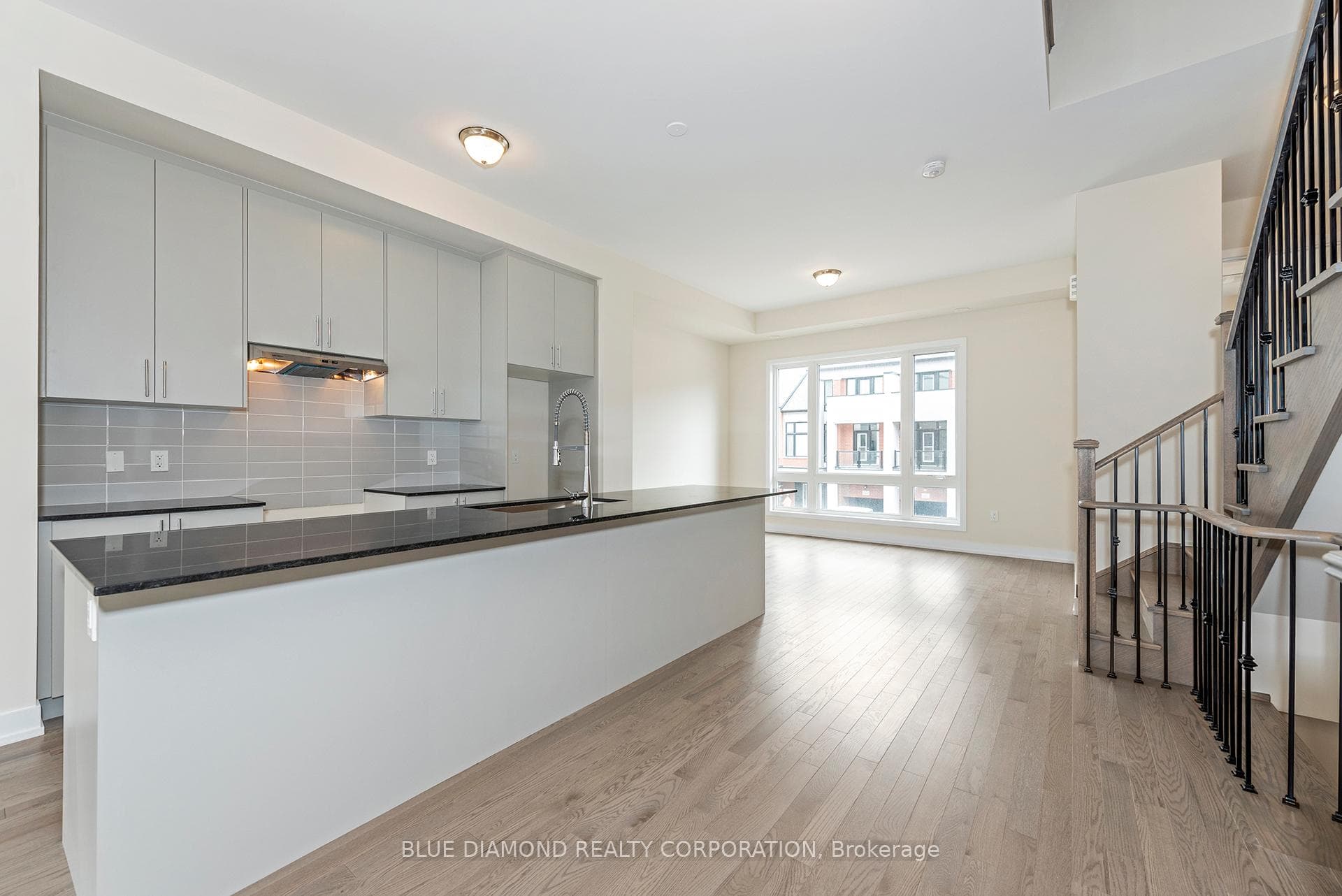 3062 PERKINS Way photo 3
