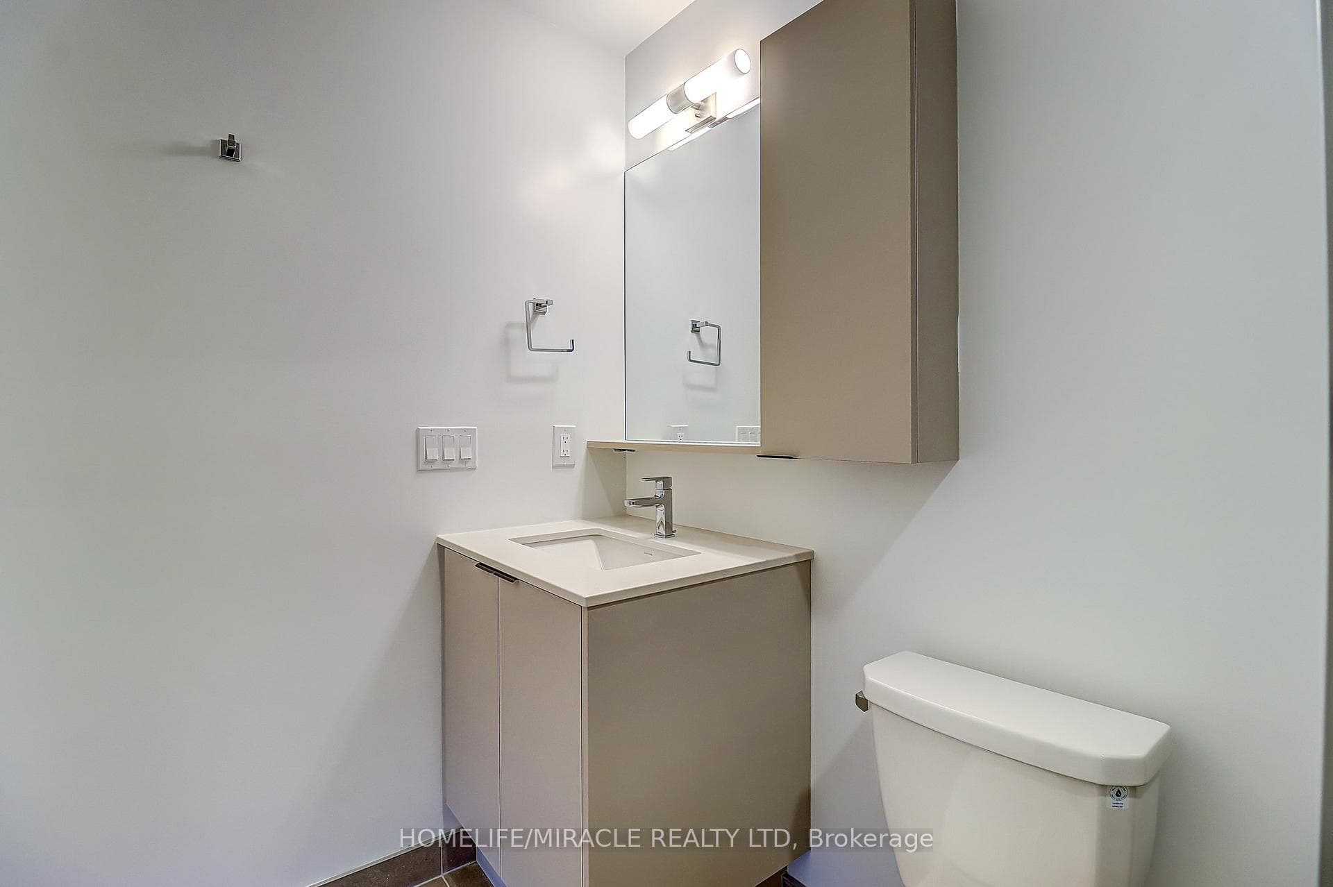 2088 James Street Unit 903 photo 17