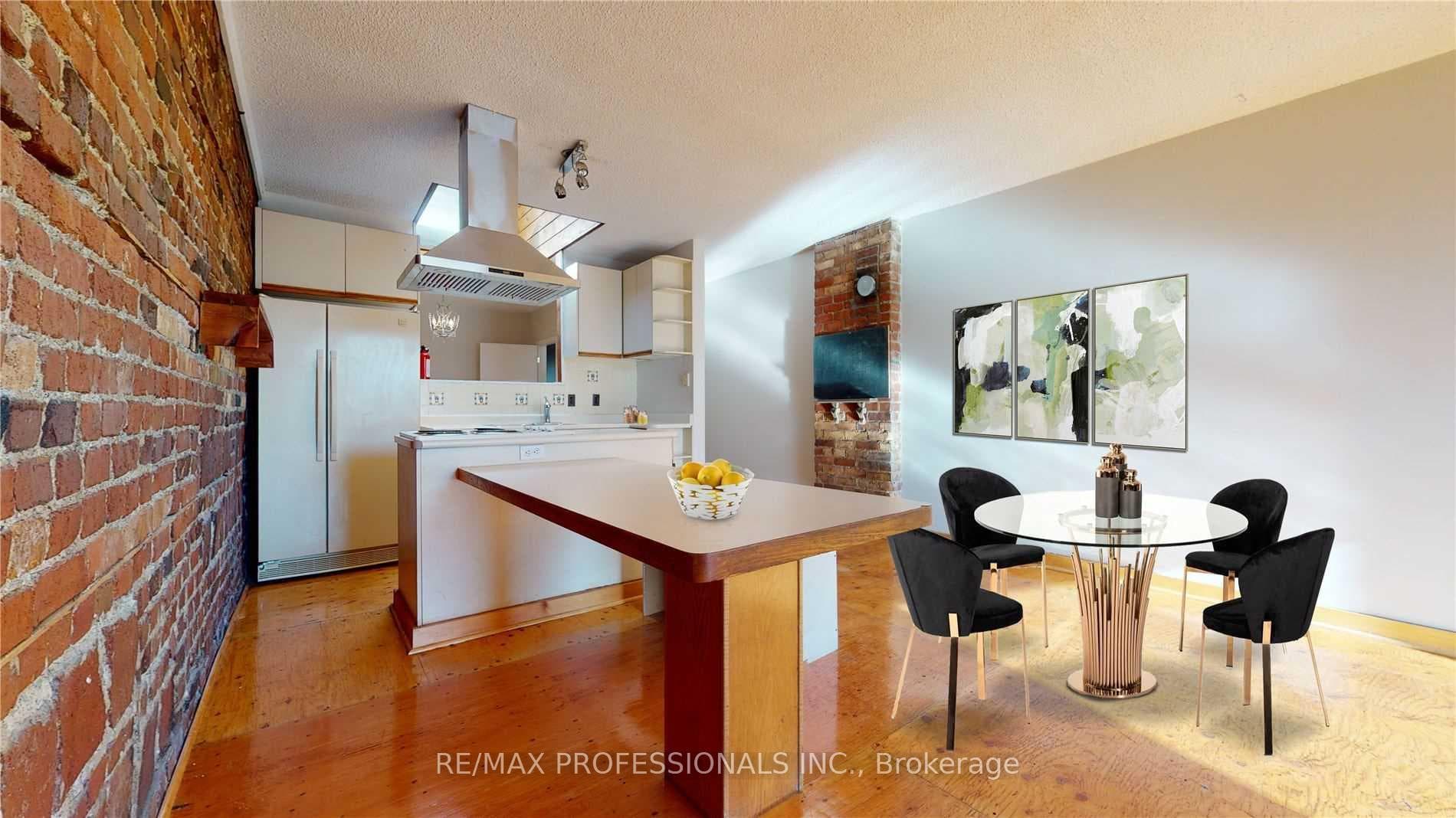 2832 Dundas Street Unit 2nd Flr photo 3