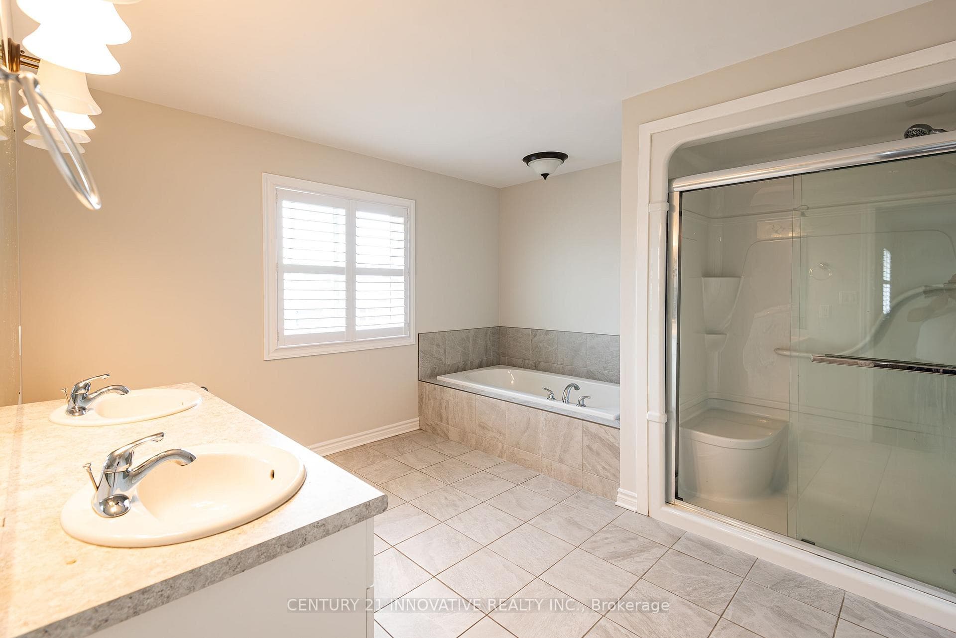 14 Oxford Terrace Unit Upper photo 20