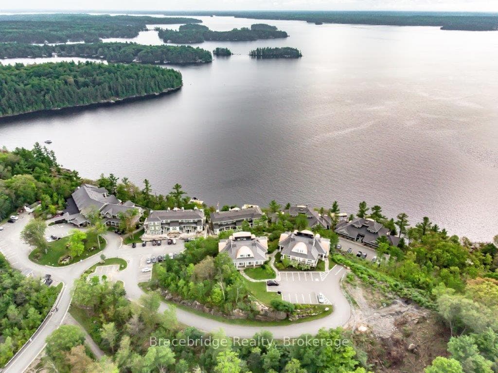 1869 Muskoka Rd 118 Highway Unit T301-C2 photo 2