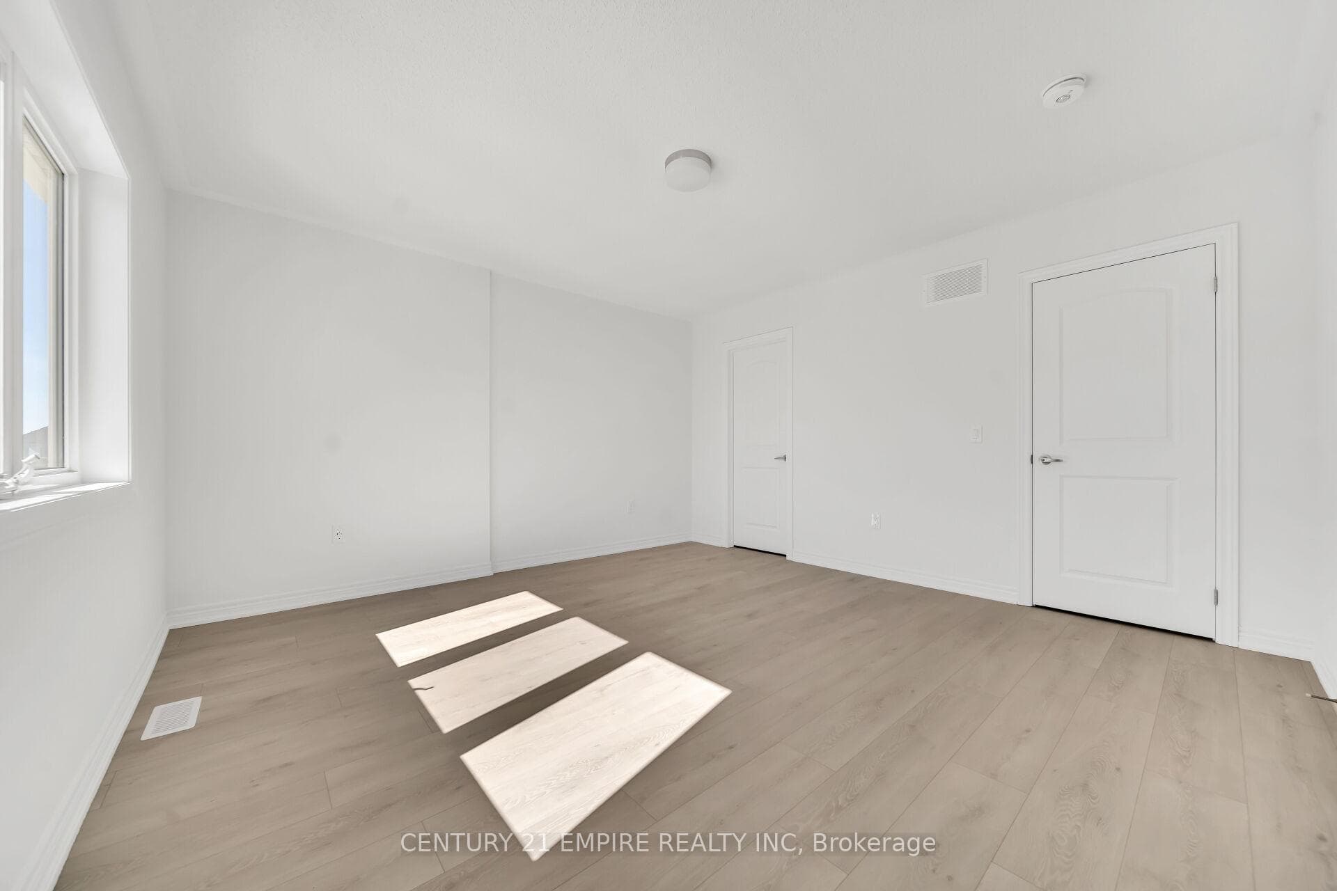 35 Edminston Drive photo 19