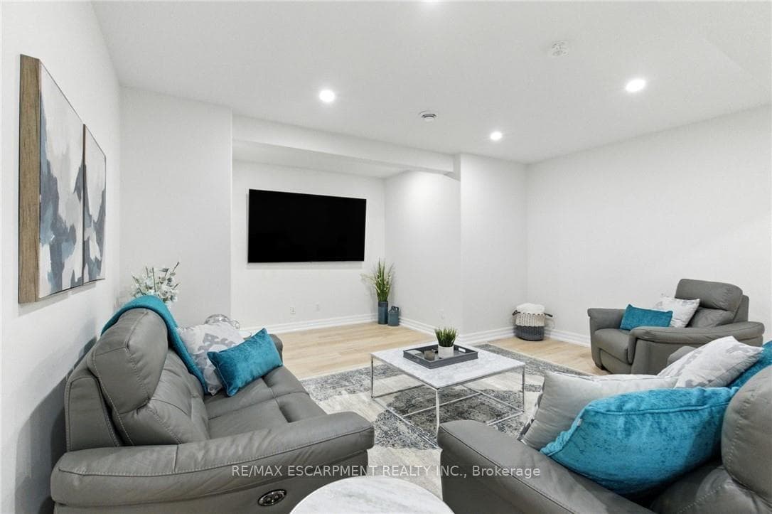 270 Charles Street photo 30