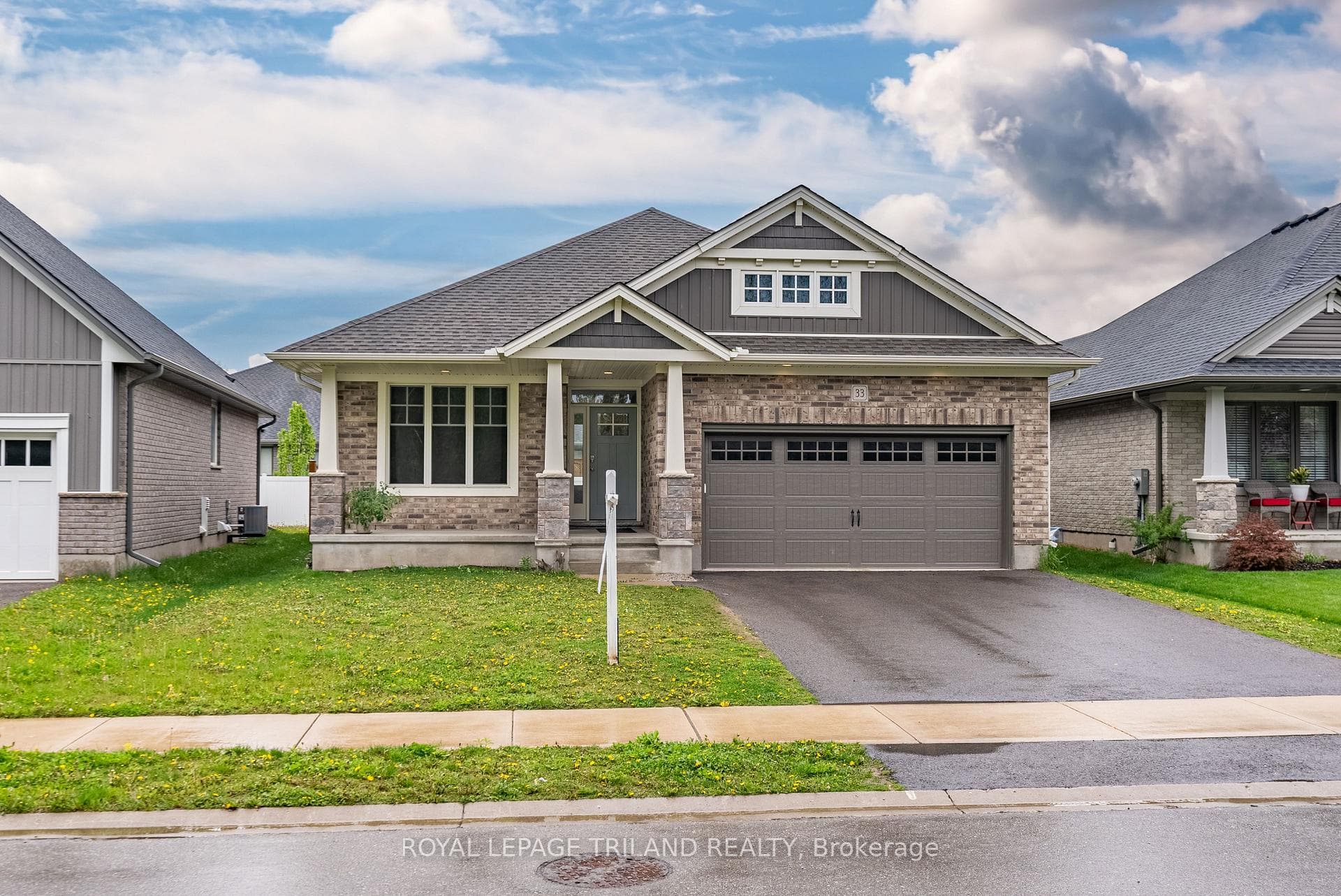 33 Lowrie Crescent photo 1