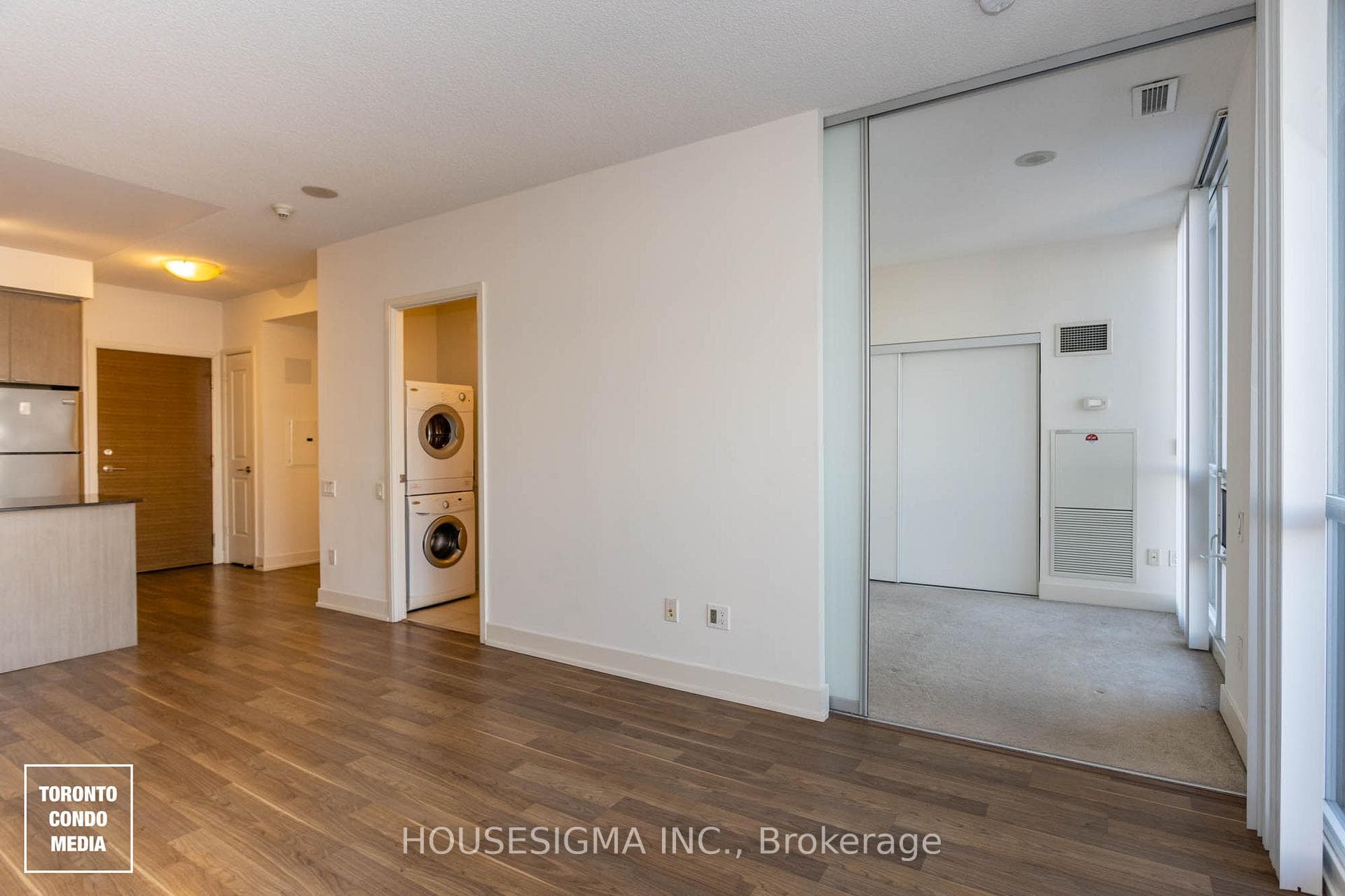 23 Sheppard Avenue Unit 2007 photo 9