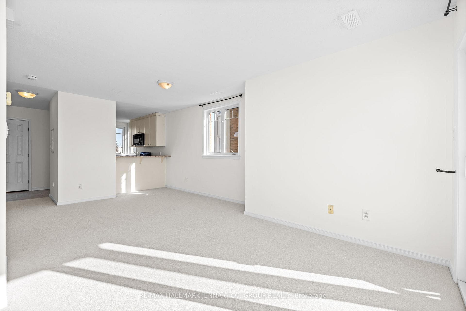 2561 Longfields Road photo 7