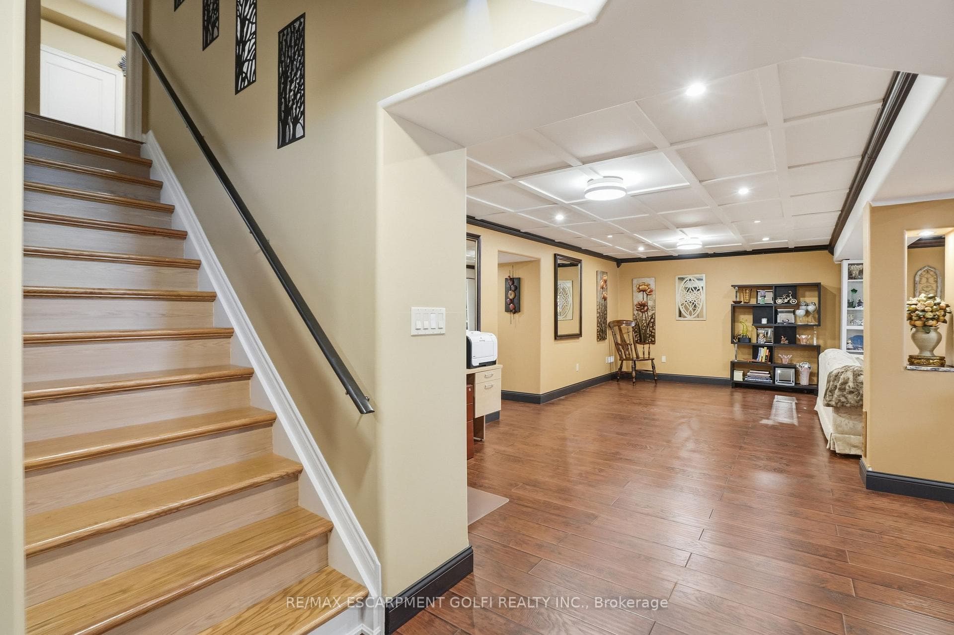 256 HIGHLAND Road photo 28